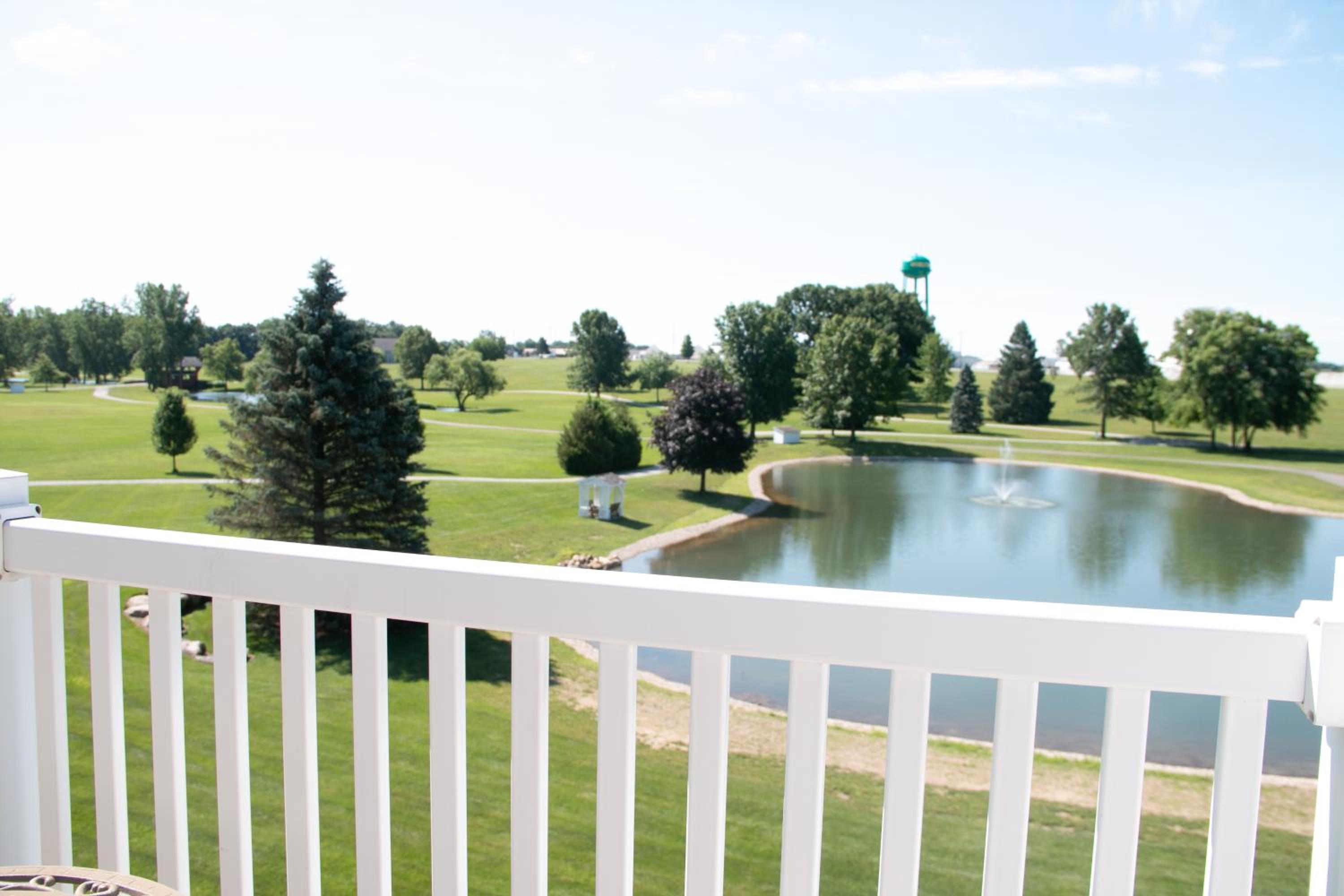 Essenhaus Inn & Conf. Center
