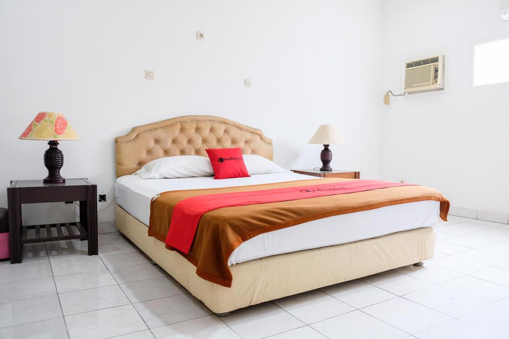 RedDoorz Plus near Jalan Baru Bogor