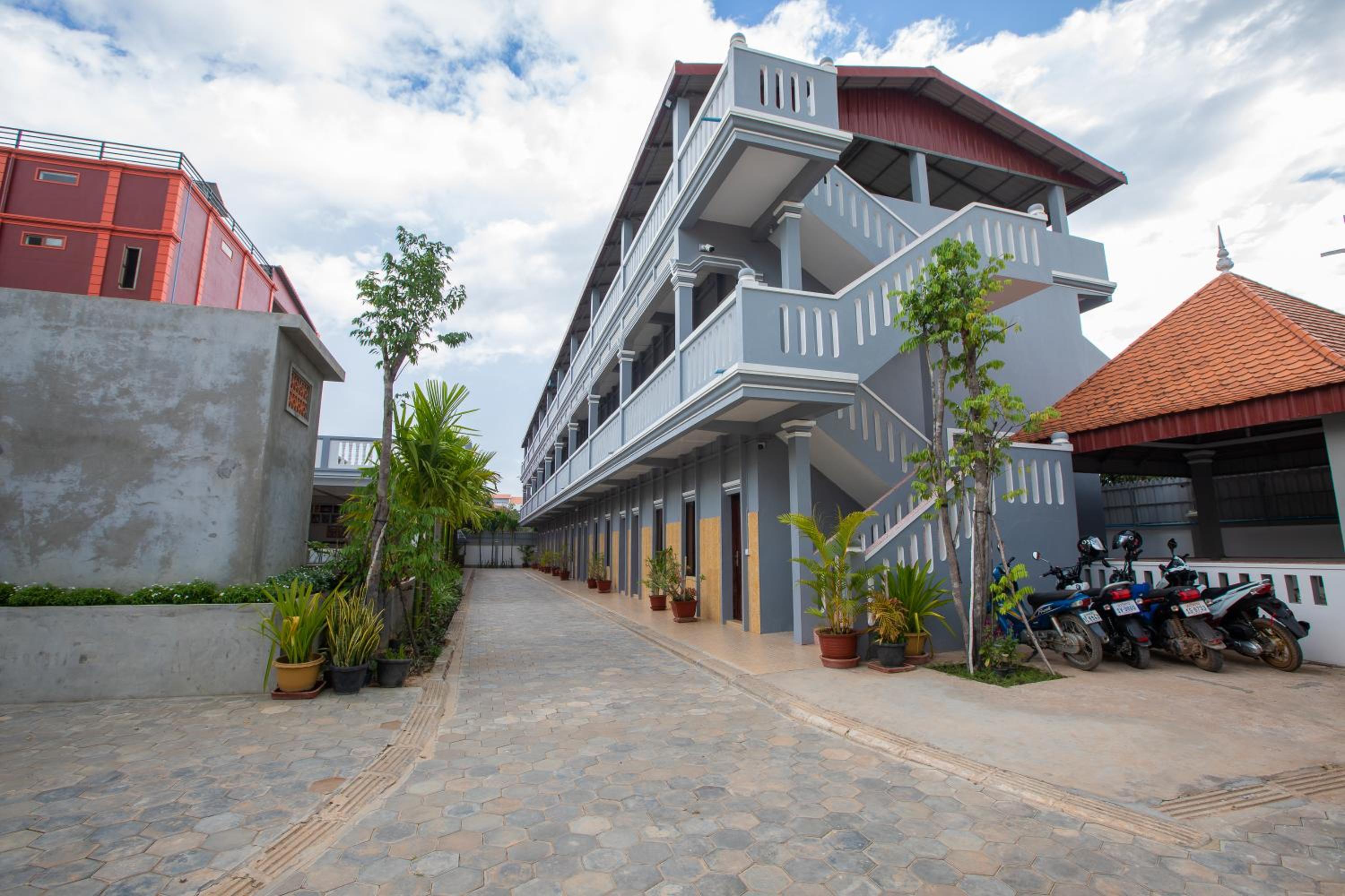 Botoum Hostel