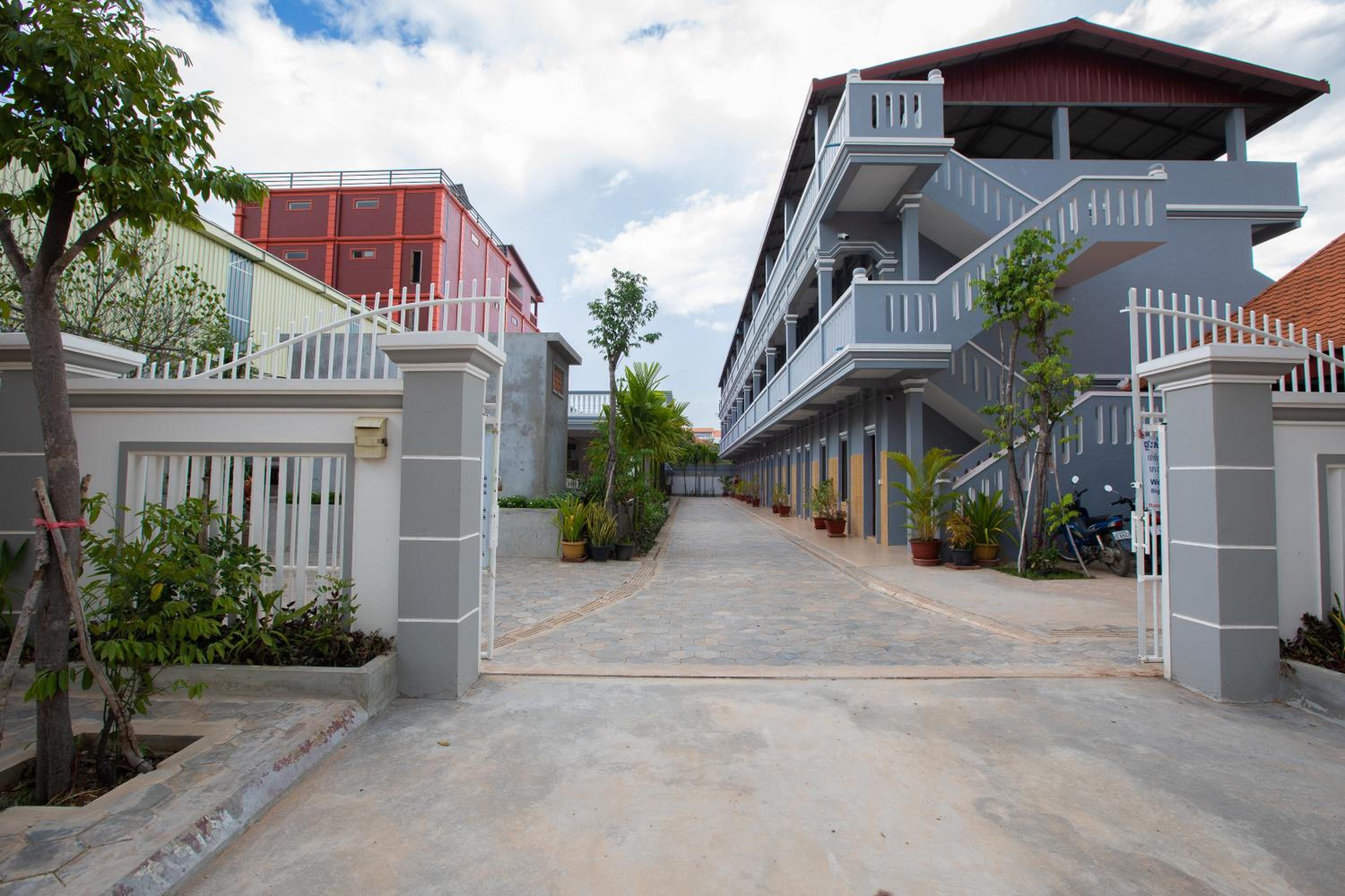 Botoum Hostel