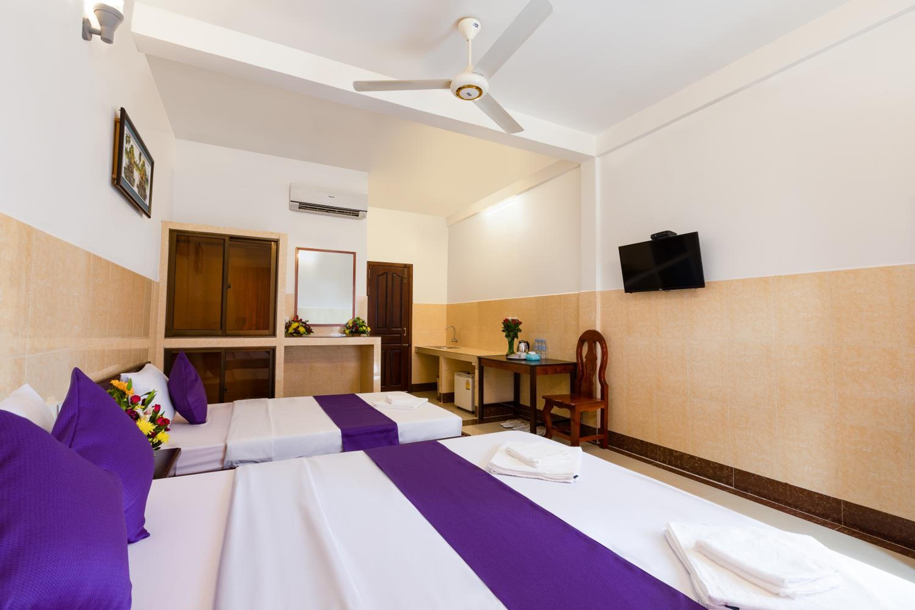 Botoum Hostel