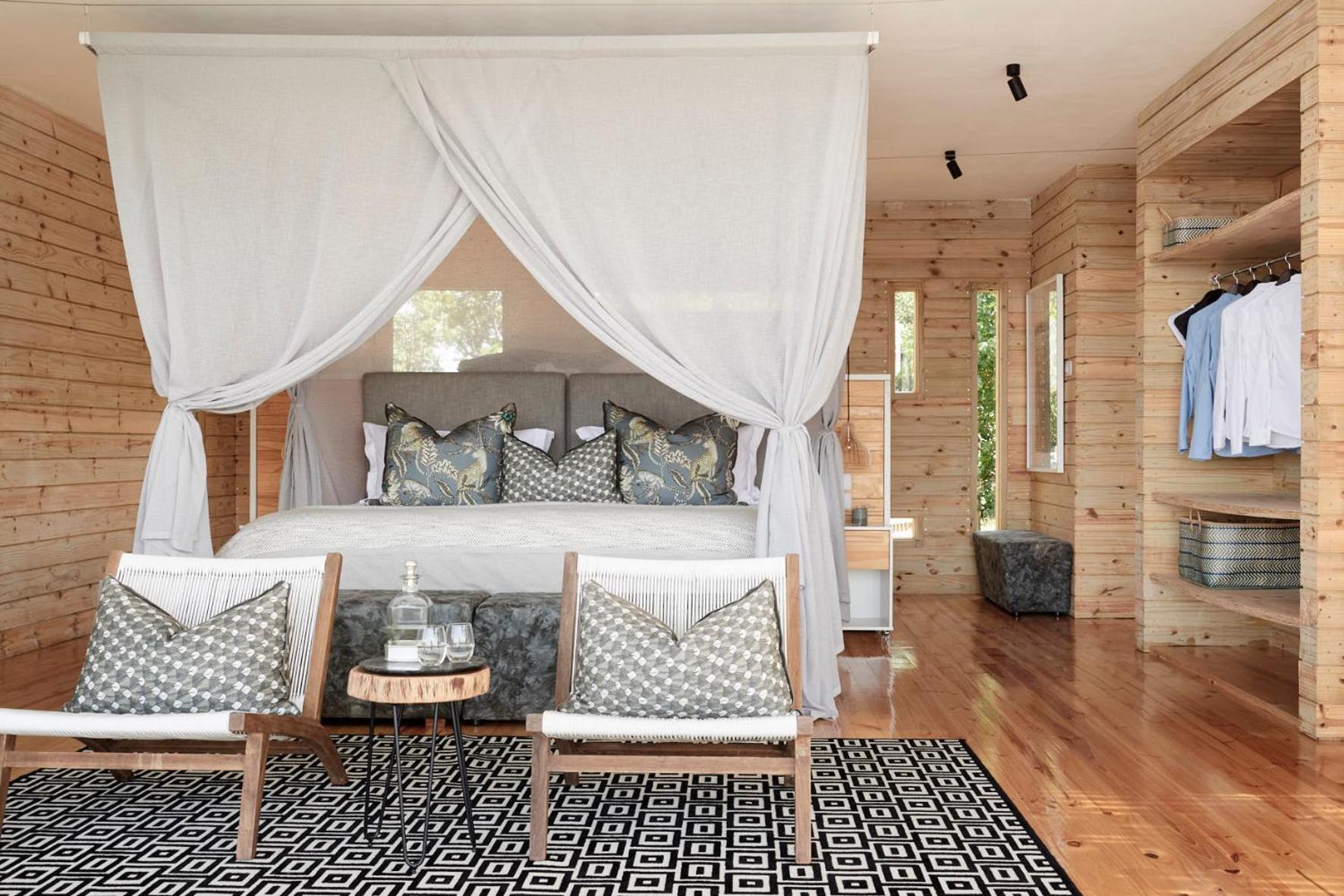 Victoria Falls River Lodge