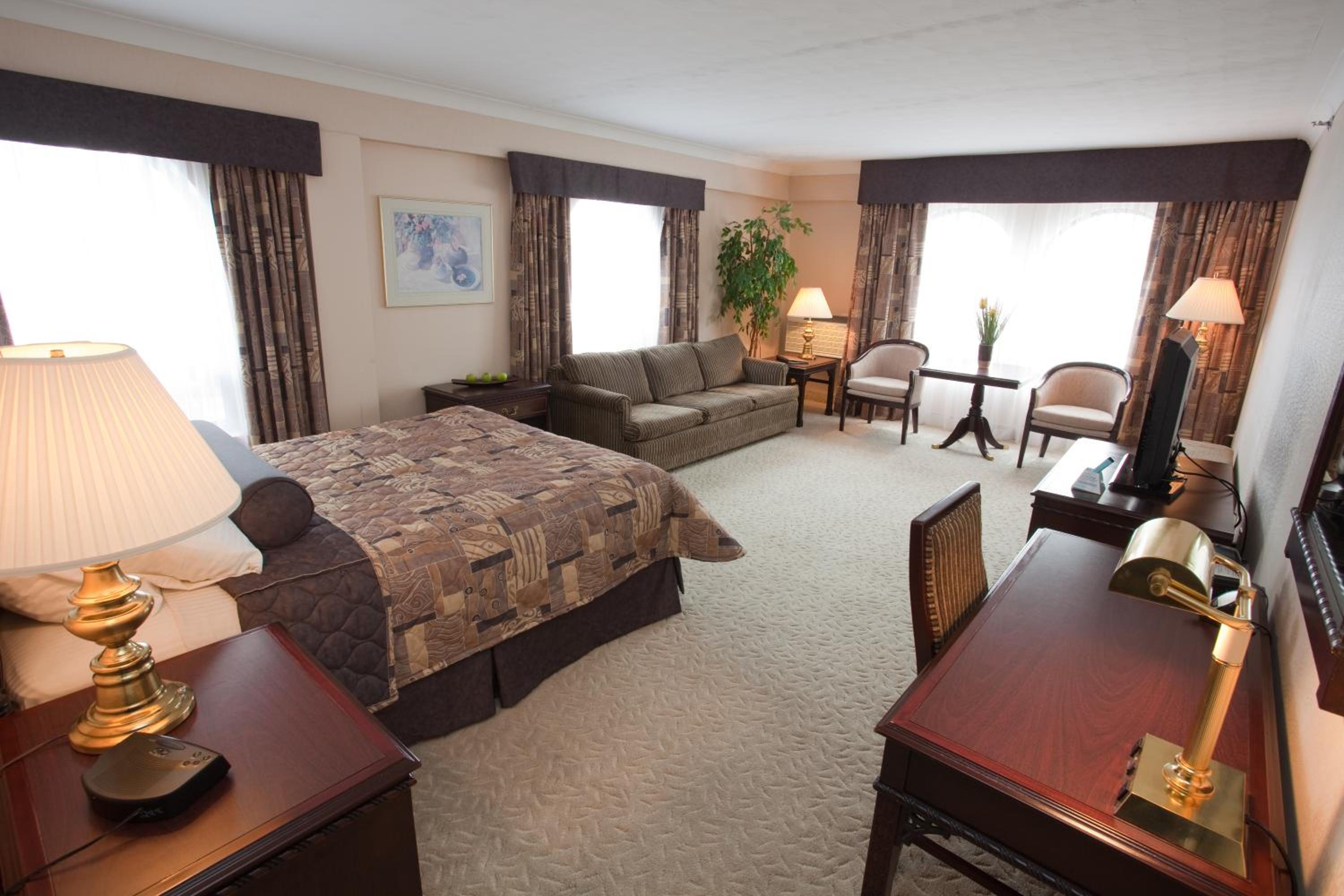 Fredericton Vacations - The Fredericton Inn - Property Image 5
