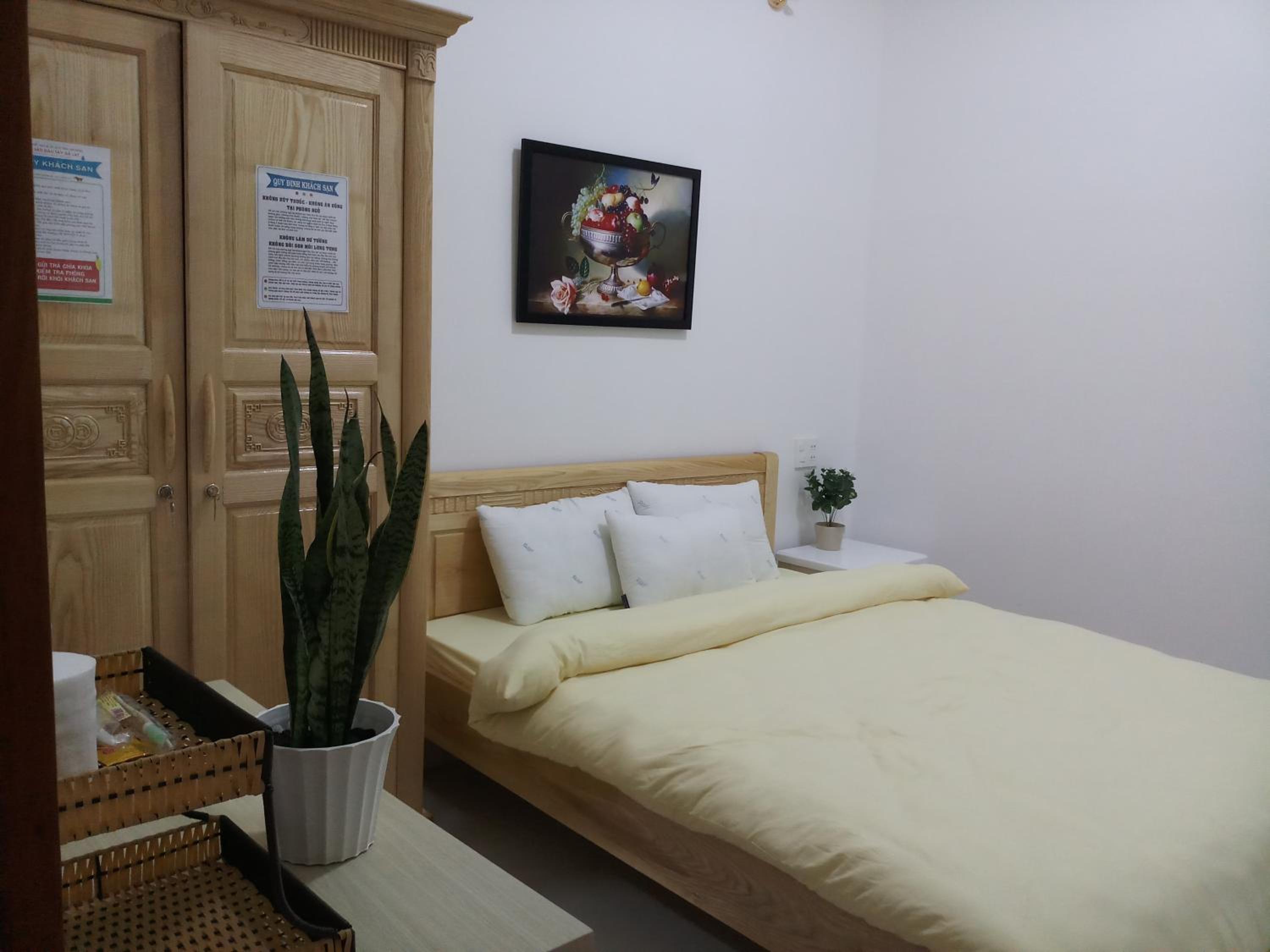Strawberry Hotel Dalat view 3