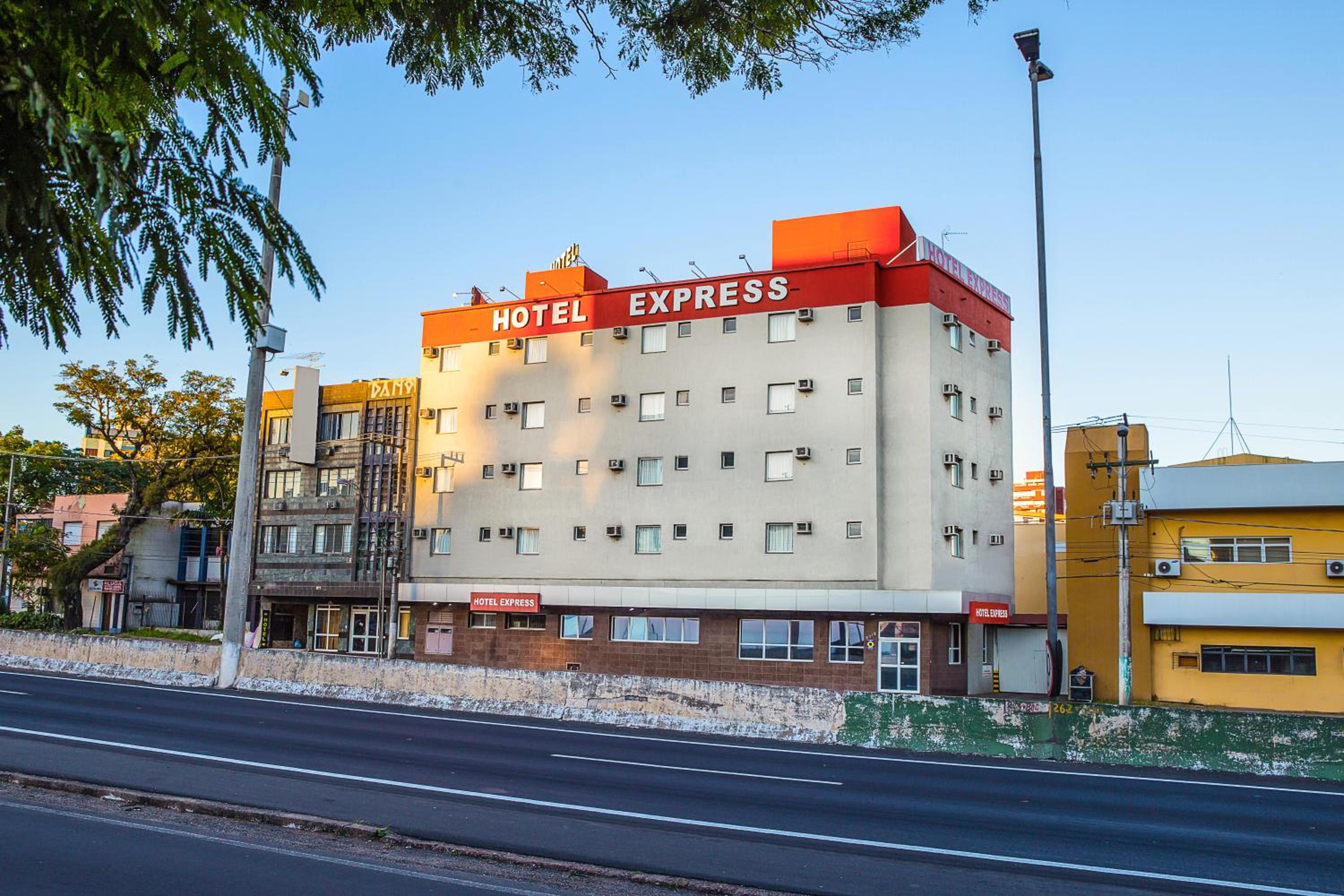 Hotel Express Canoas - Image 1