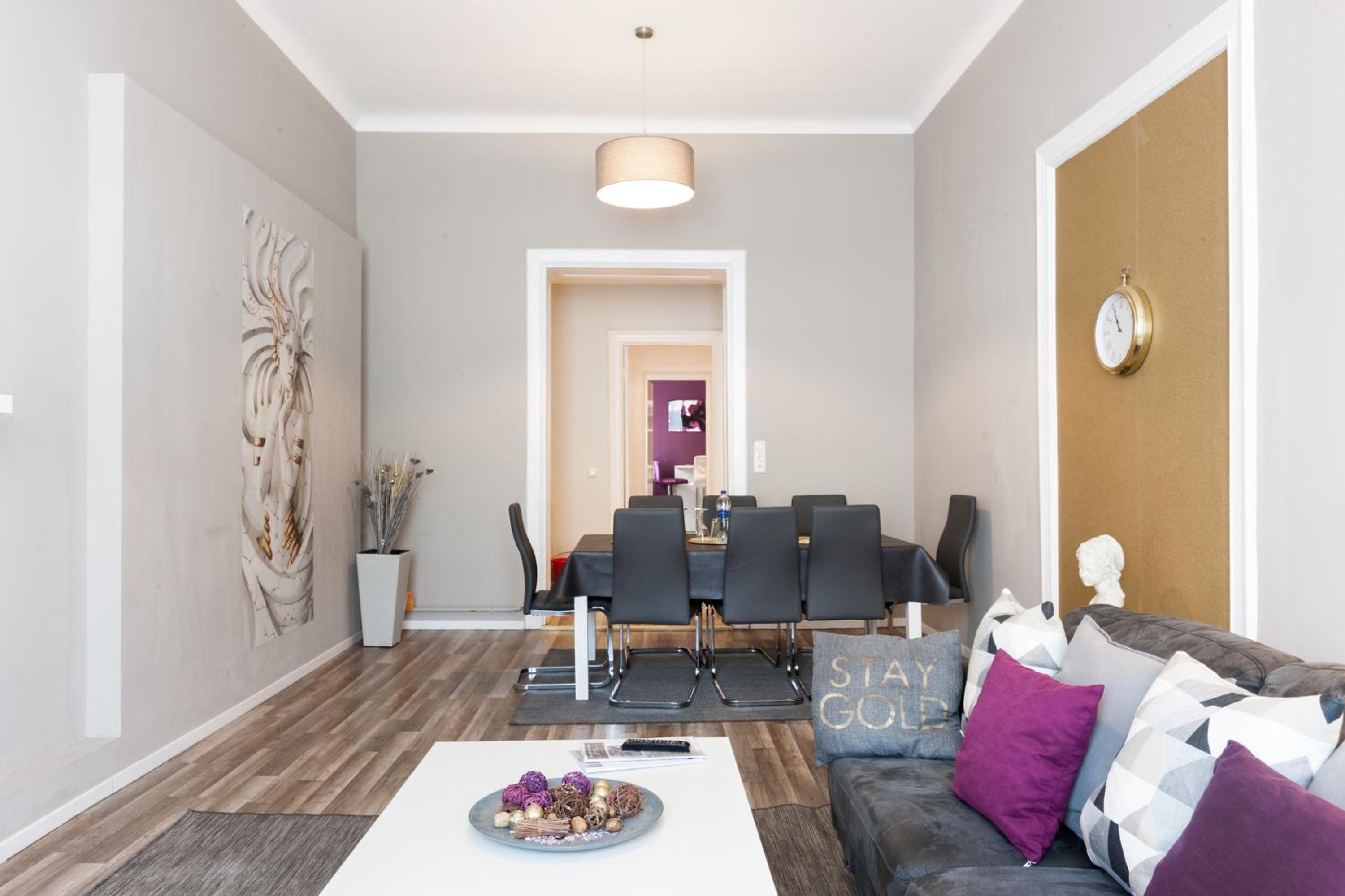 120qm MyGold Apartment 2 Bathrooms Balcony Up to 9 Guests