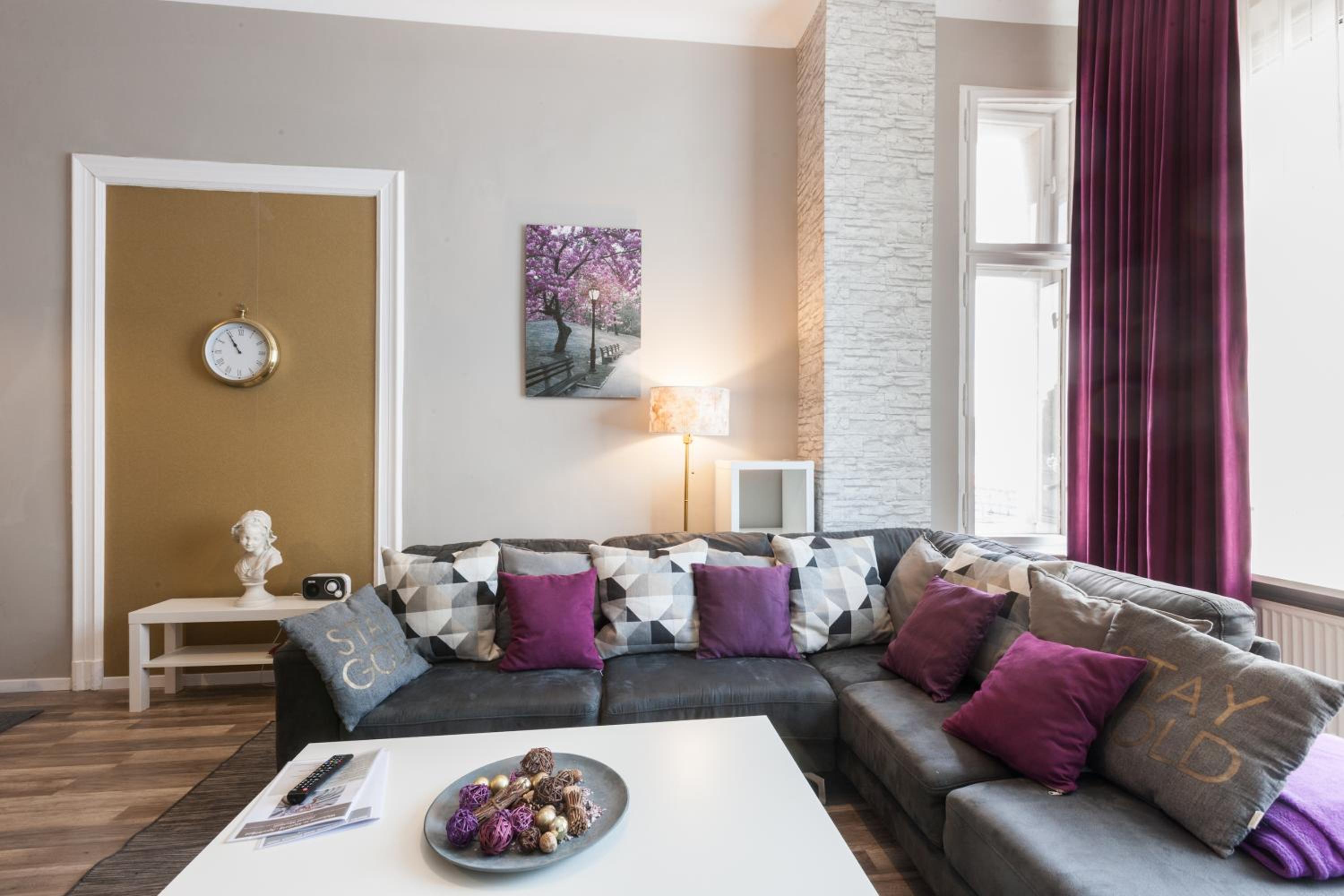 120qm MyGold Apartment 2 Bathrooms Balcony Up to 9 Guests