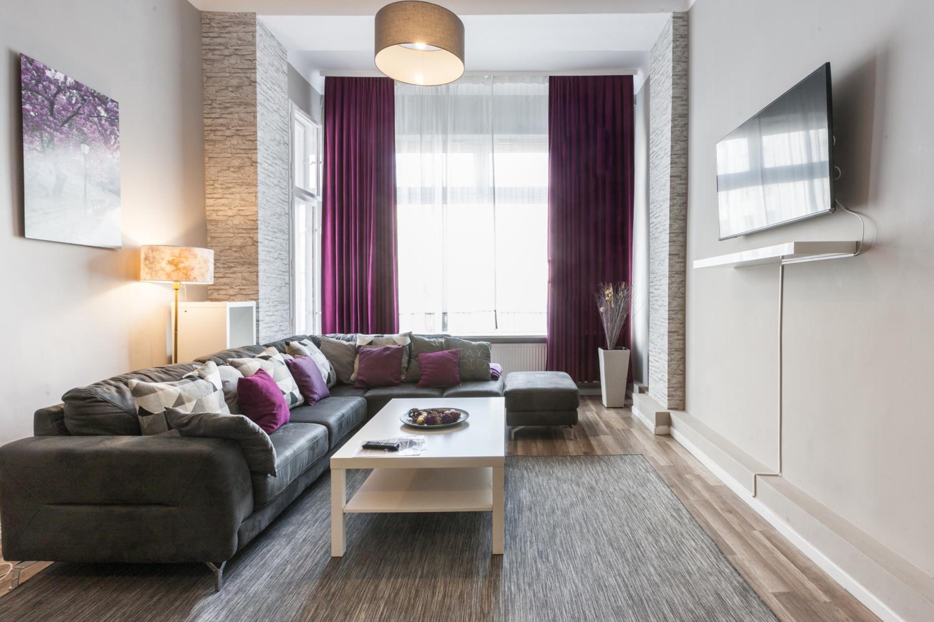 120qm Apartment 2 Bathrooms Balcony Up to 9 Guests photo 2