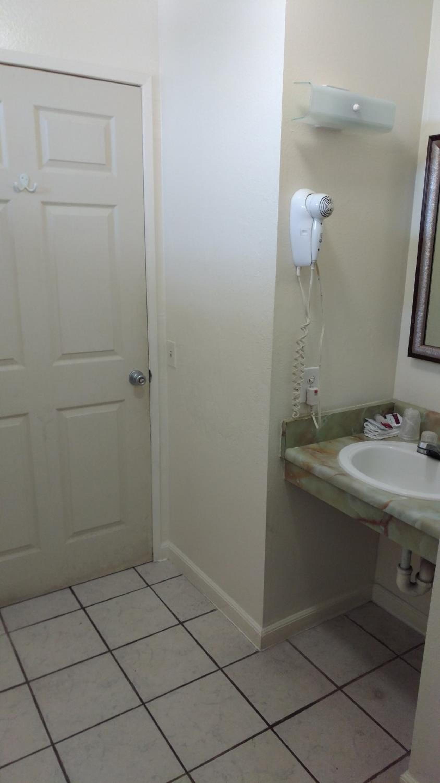 Rosemead Vacations - Valley Hotel - Property Image 10