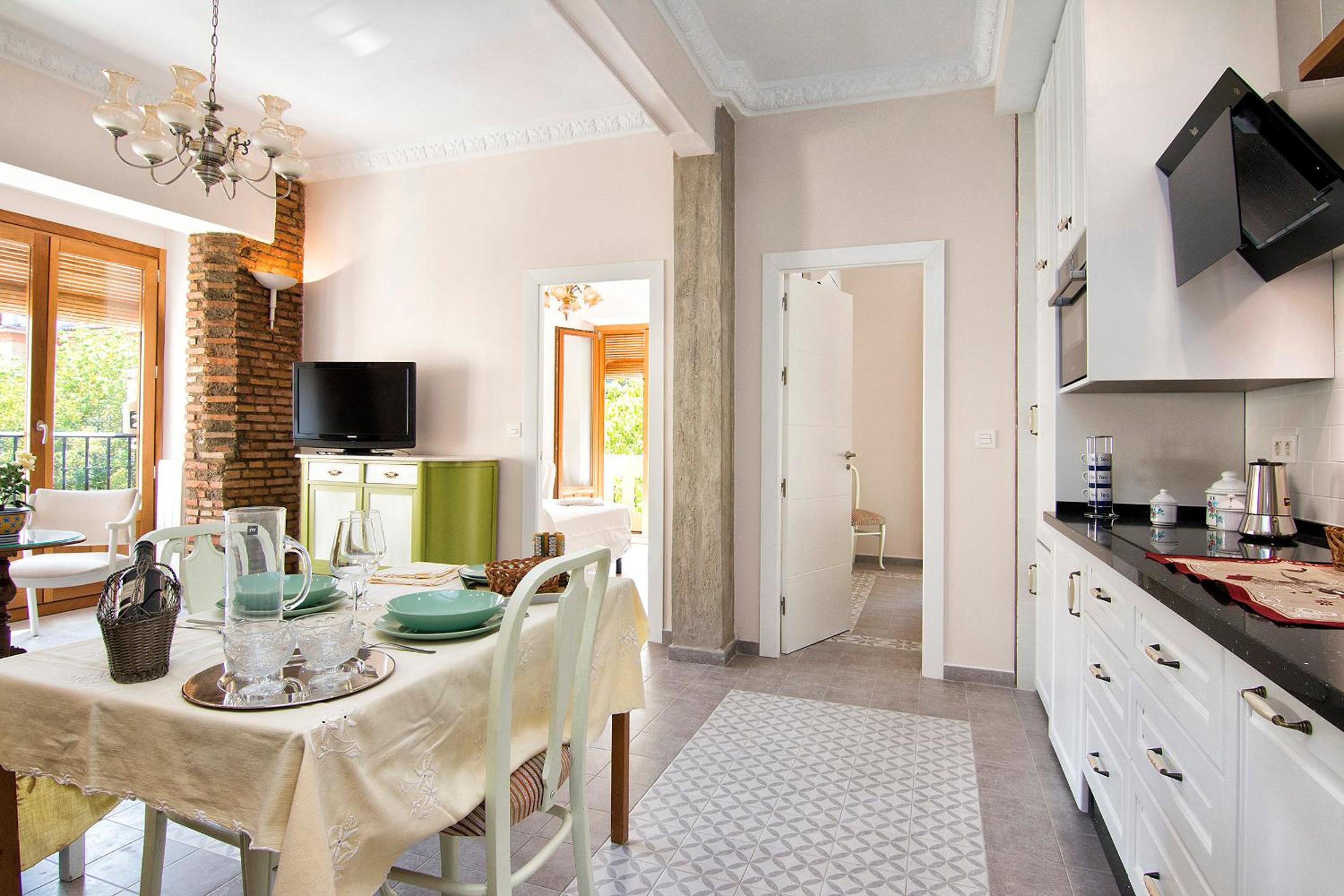 Bright & Elegant City Centre 3 bedroom Apartment