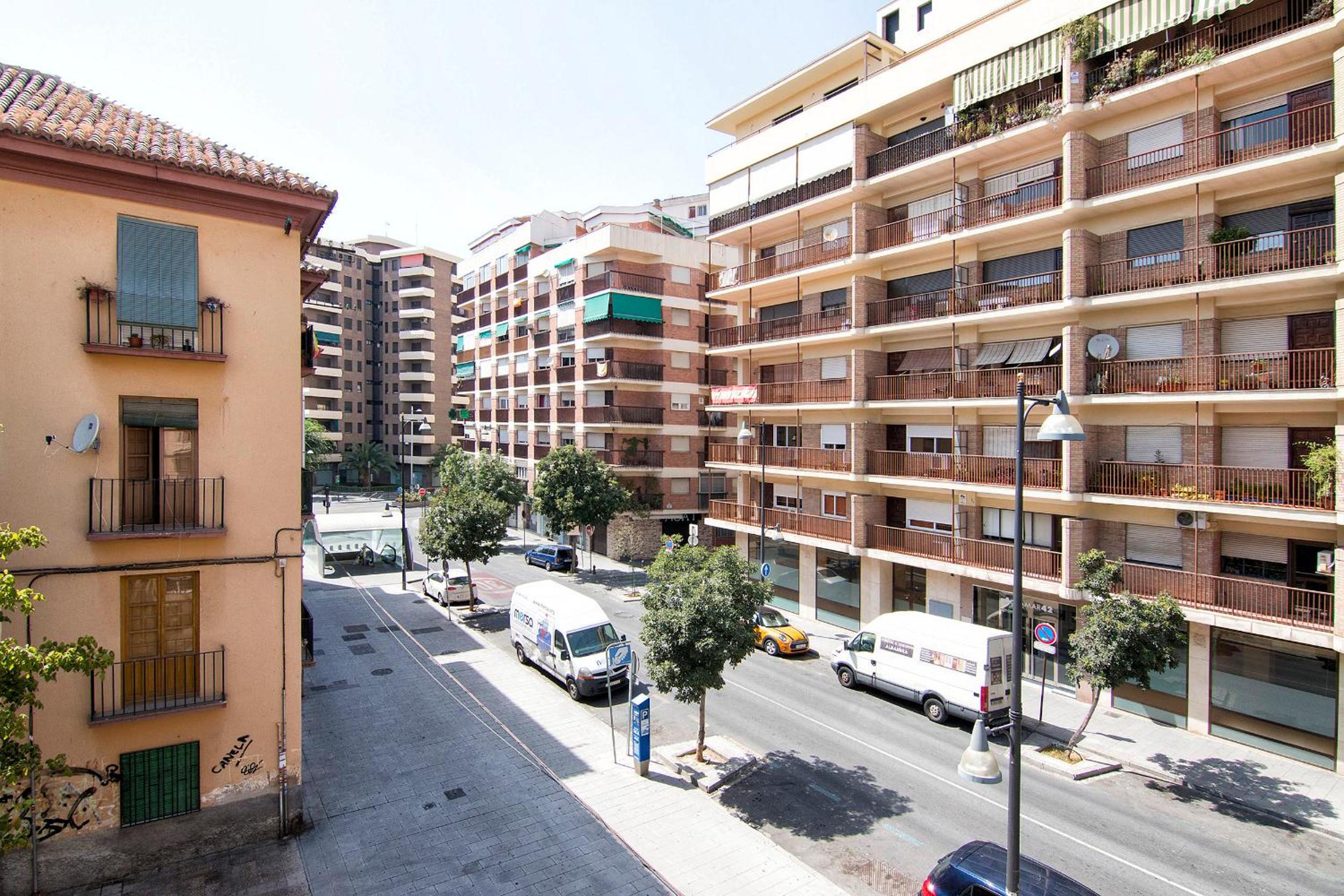 Bright & Elegant City Centre 3 bedroom Apartment