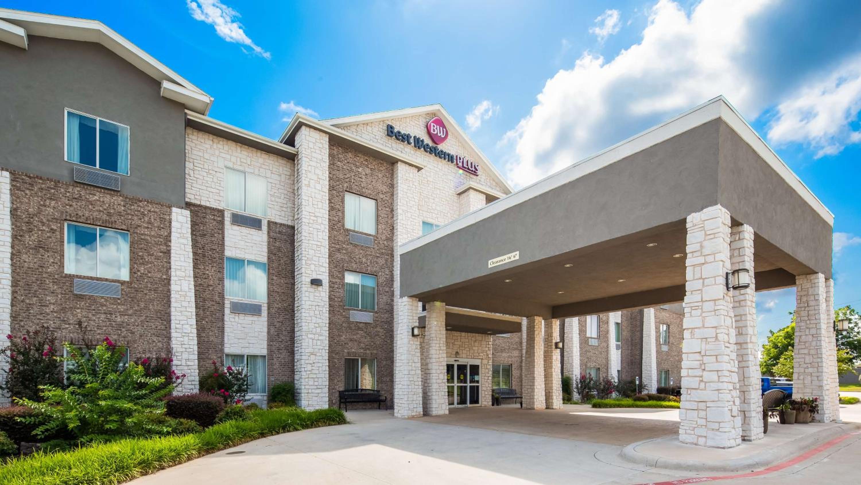 Best Western Plus Sand Bass Inn and Suites - Property Image 1