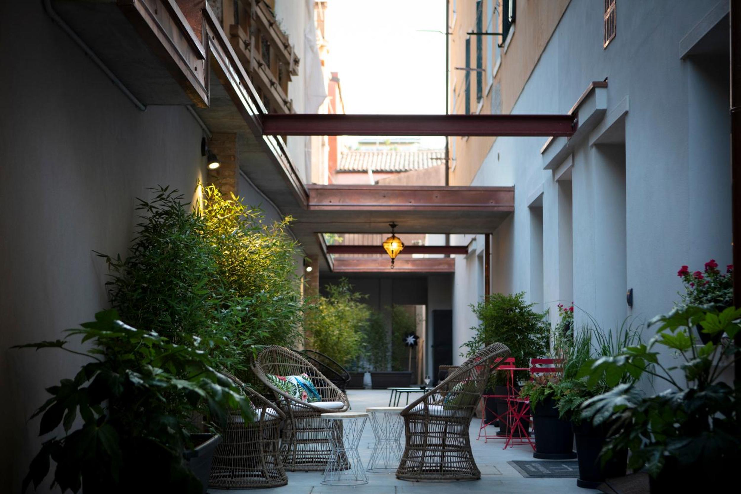 Aqua Apartments