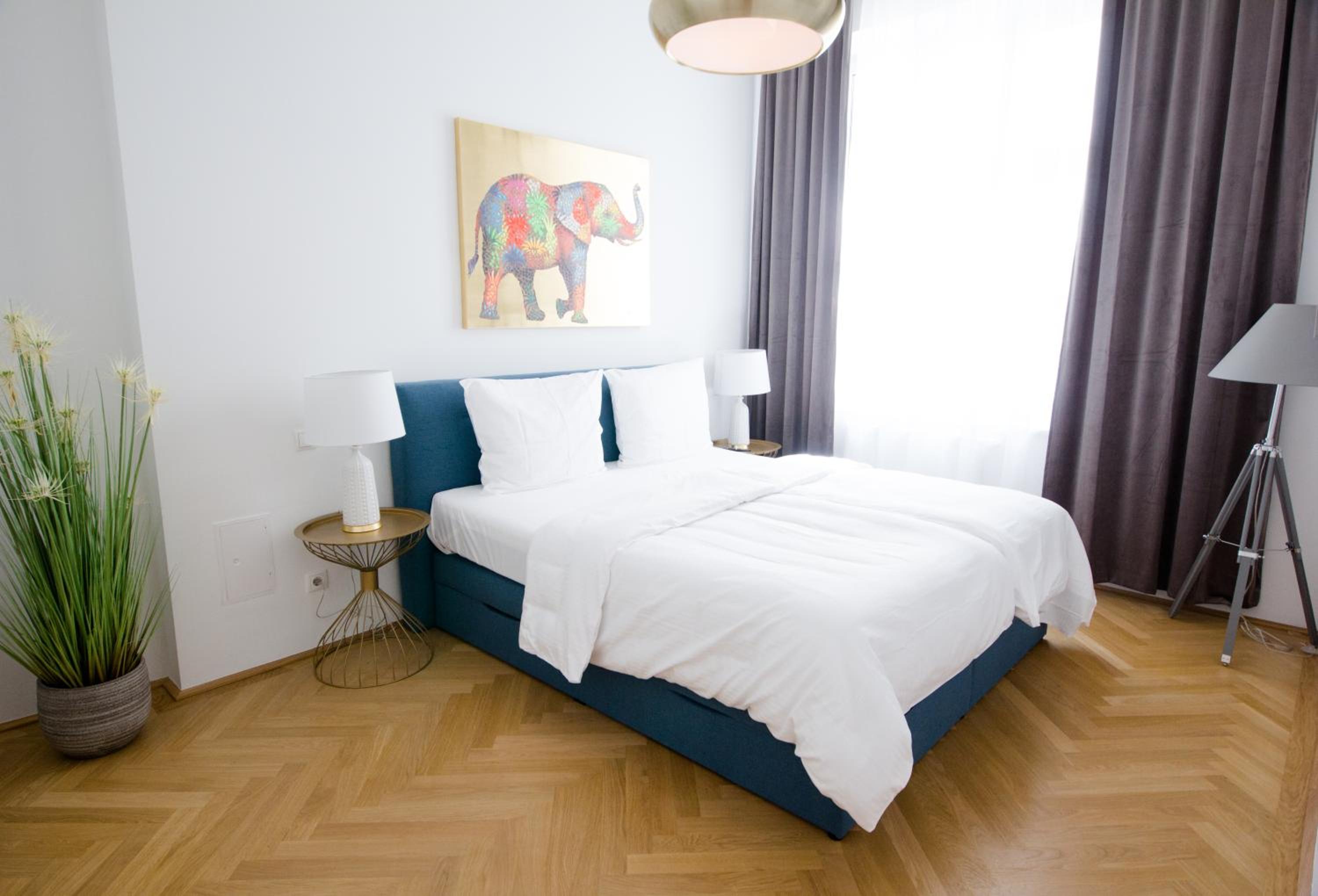 Studio Apartments Urania - Mai's Apartments