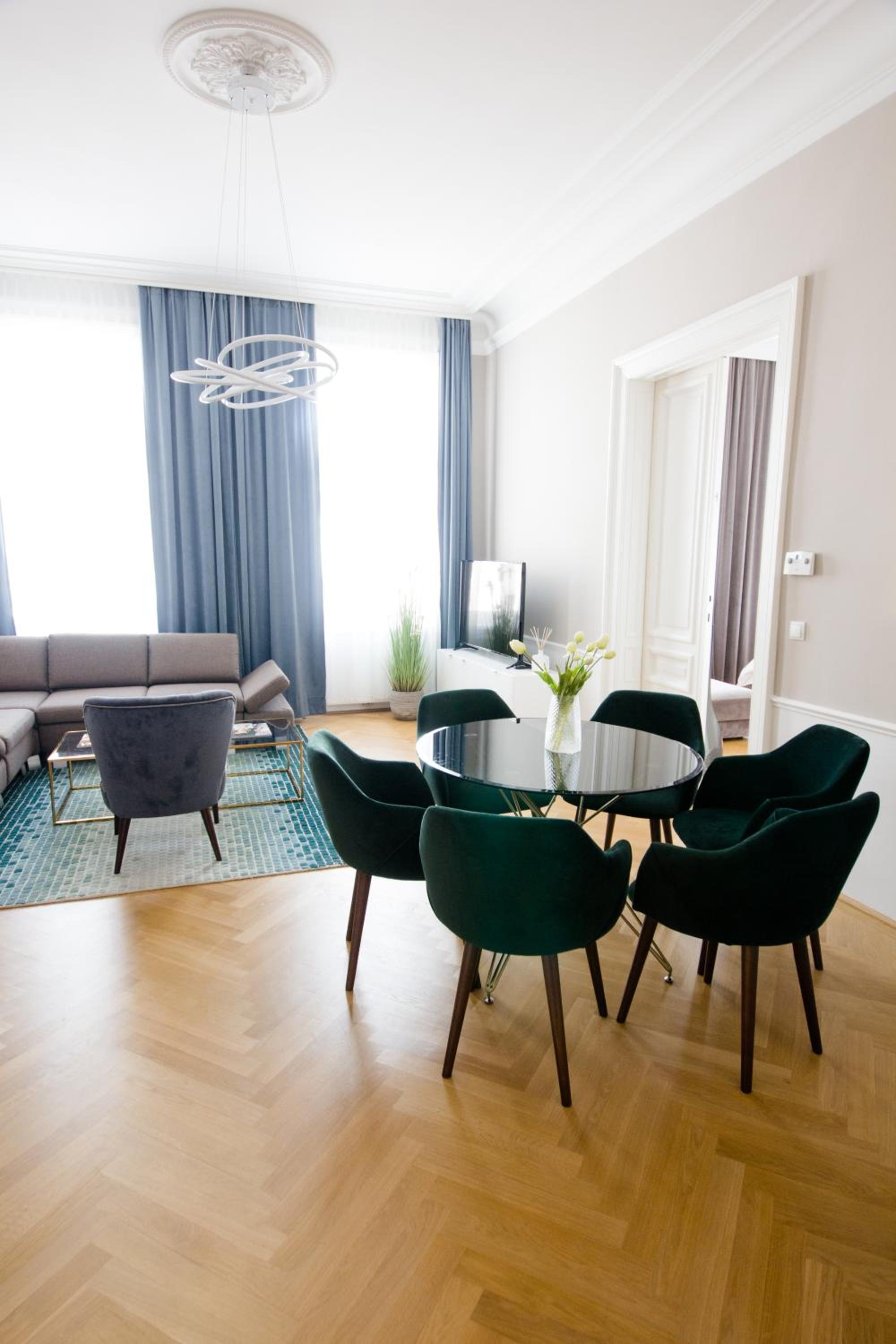 Studio Apartments Urania - Mai's Apartments
