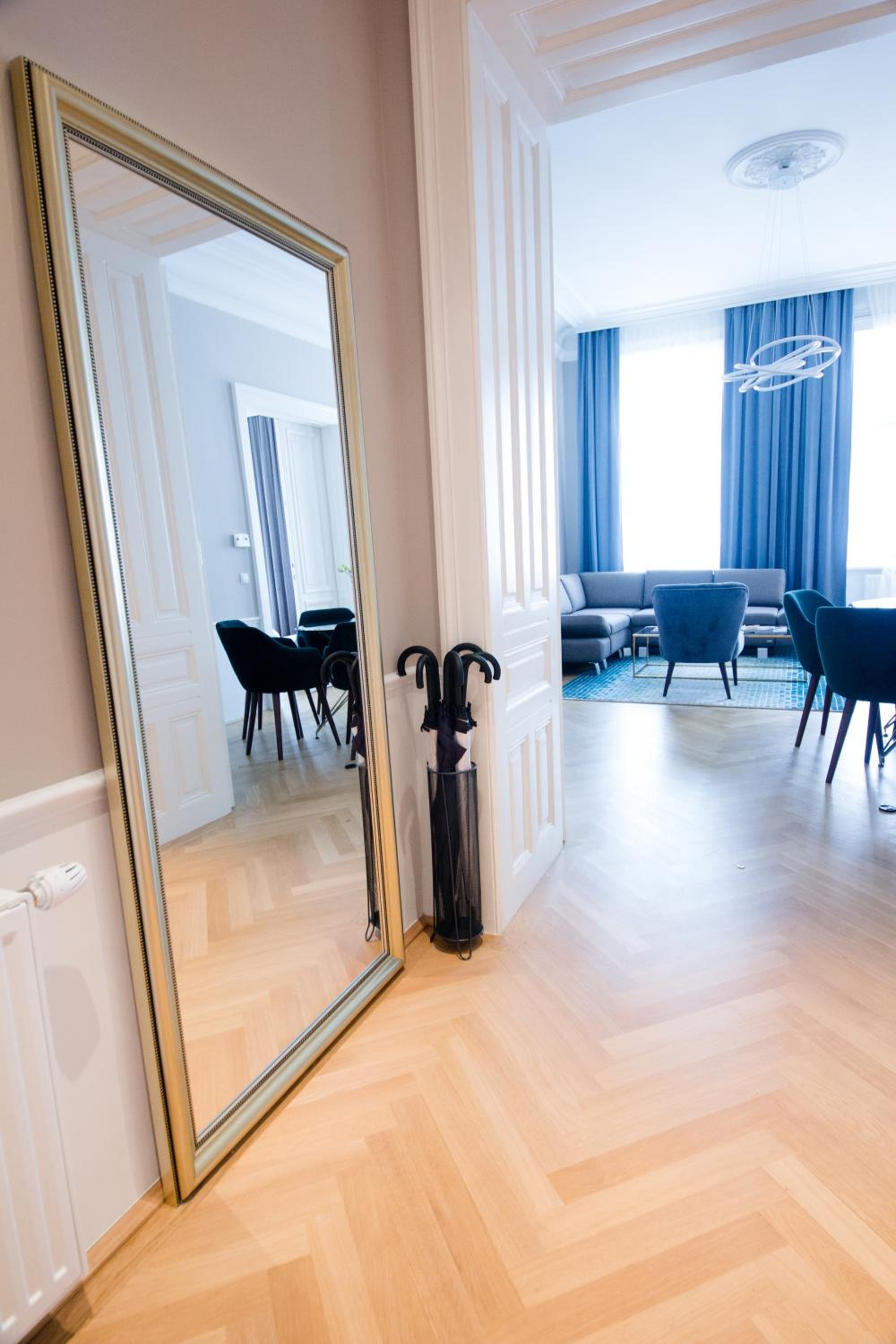 Studio Apartments Urania - Mai's Apartments