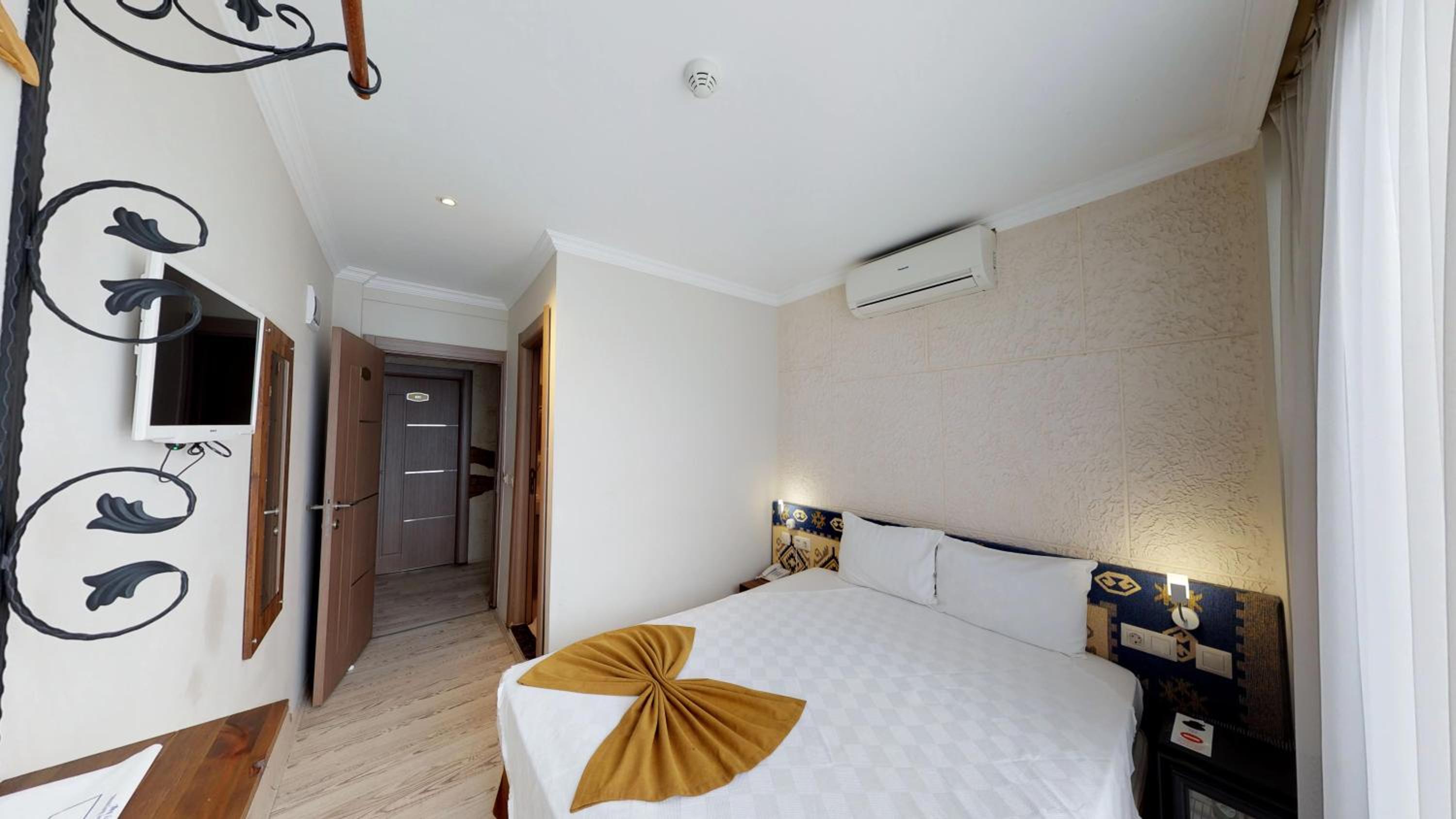 Patron Hotel - Image 52