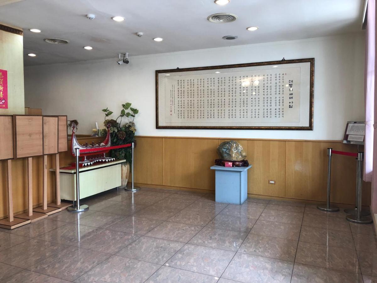 hotel reception