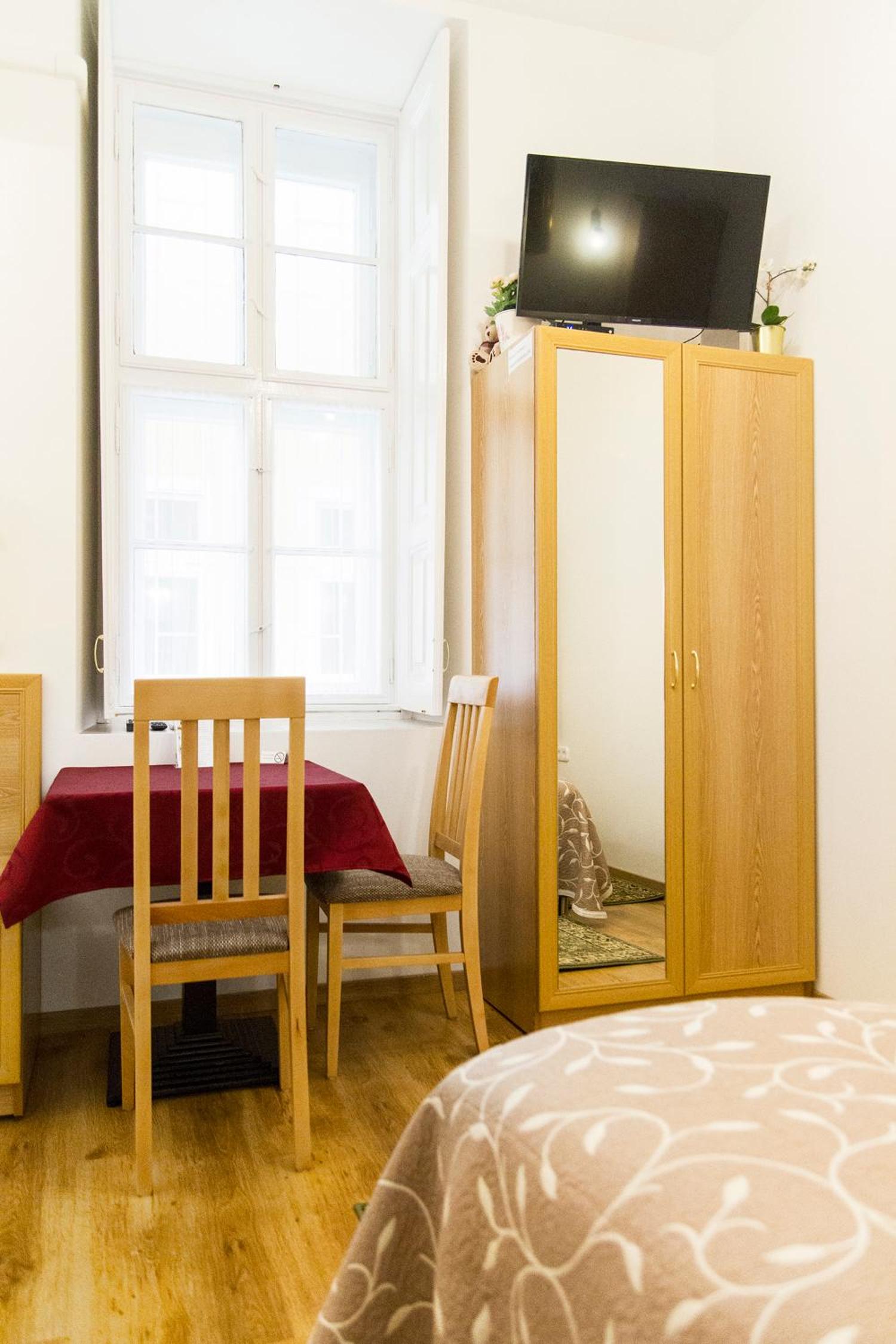 Authentic Akacfa Apartment