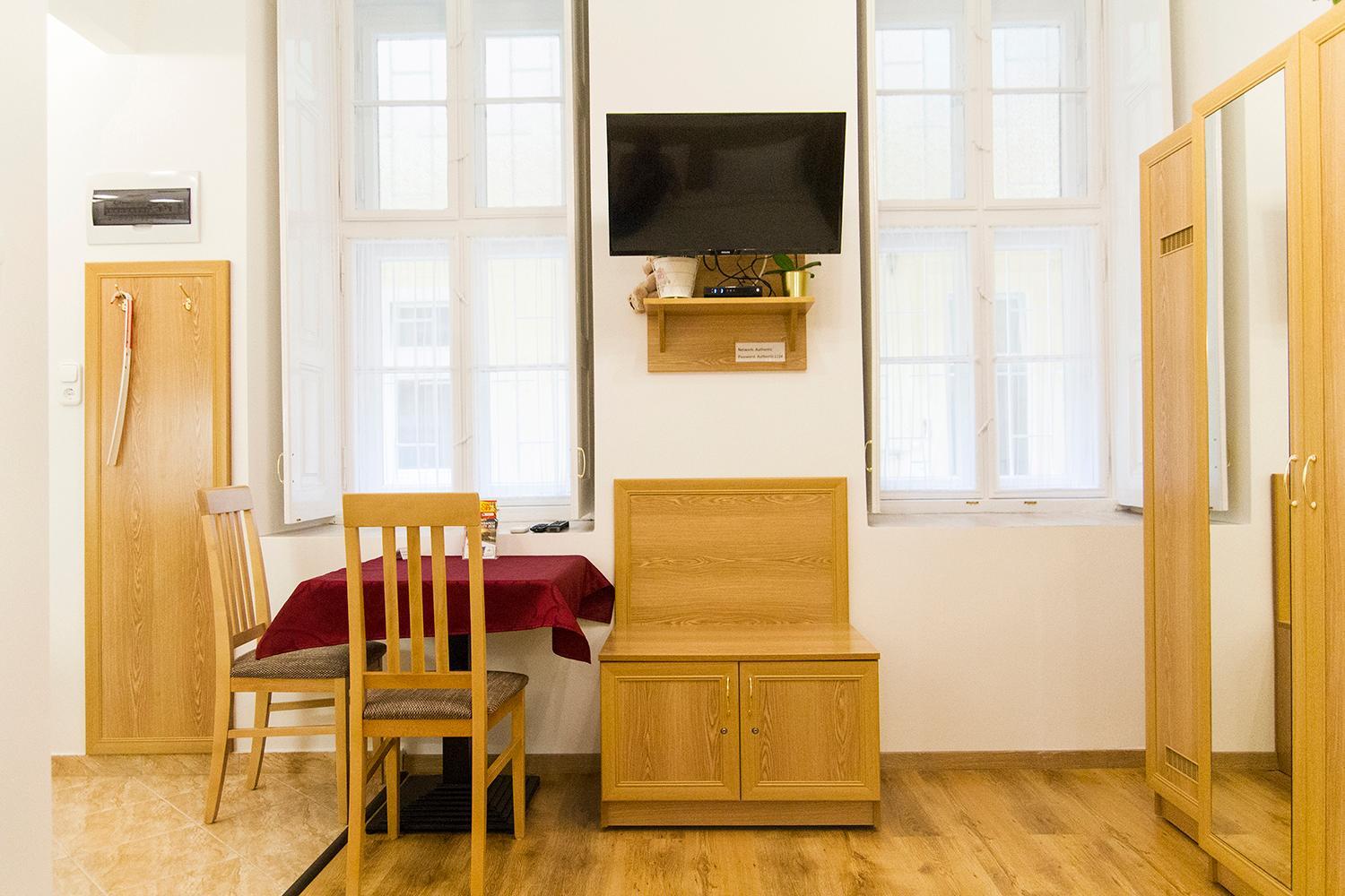 Authentic Akacfa Apartment