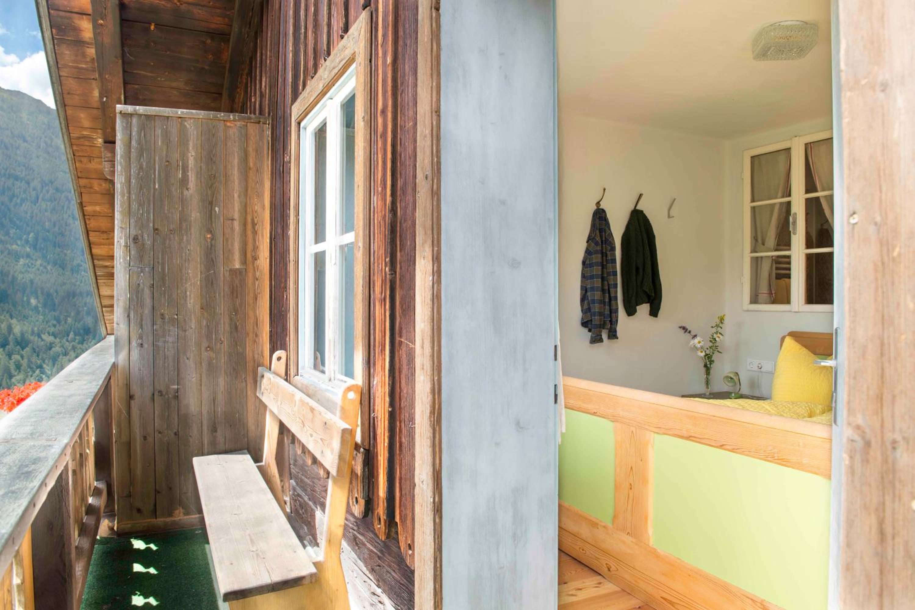 Hepi Lodge