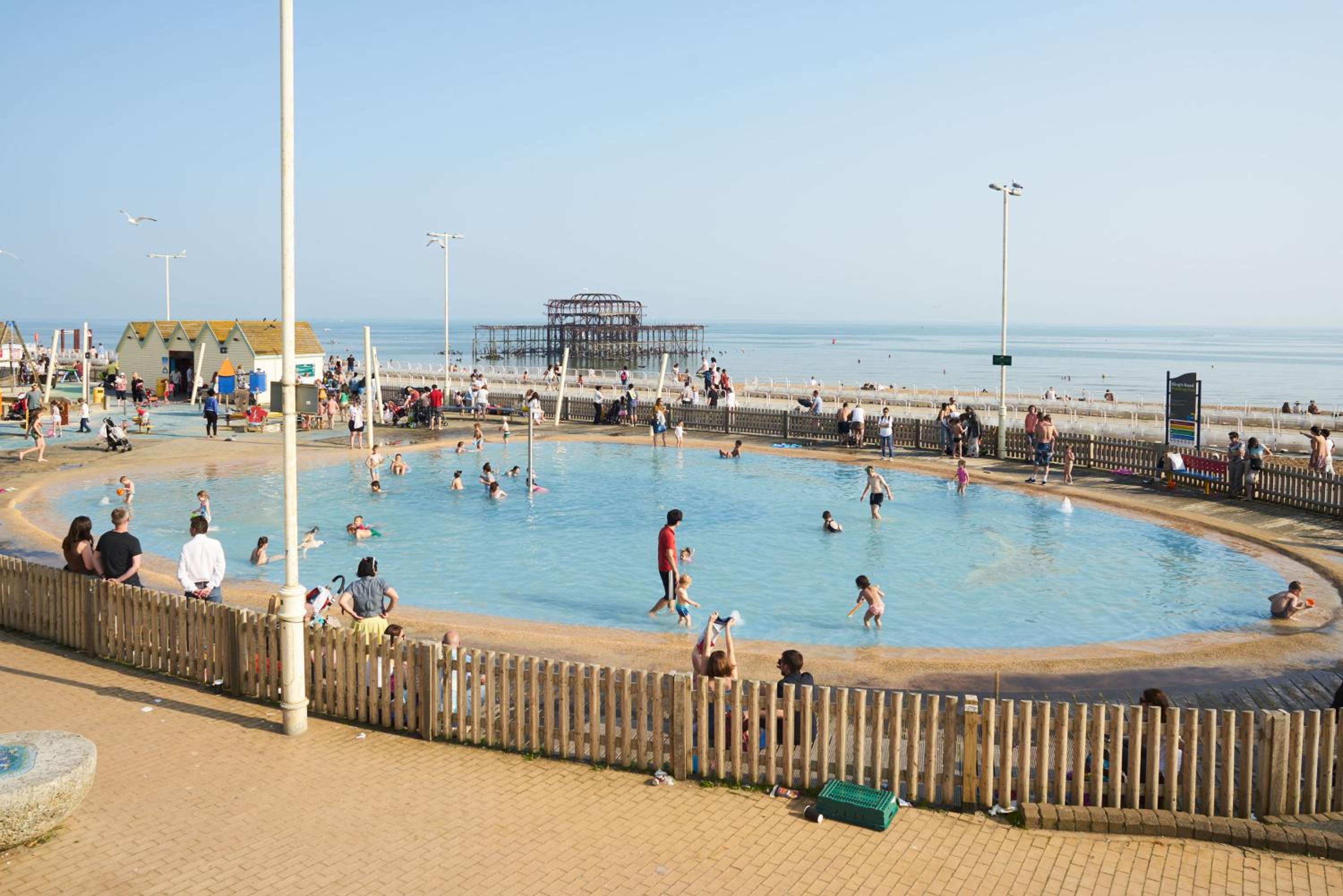 Lovely 4 bed house 200m from the beach view 2