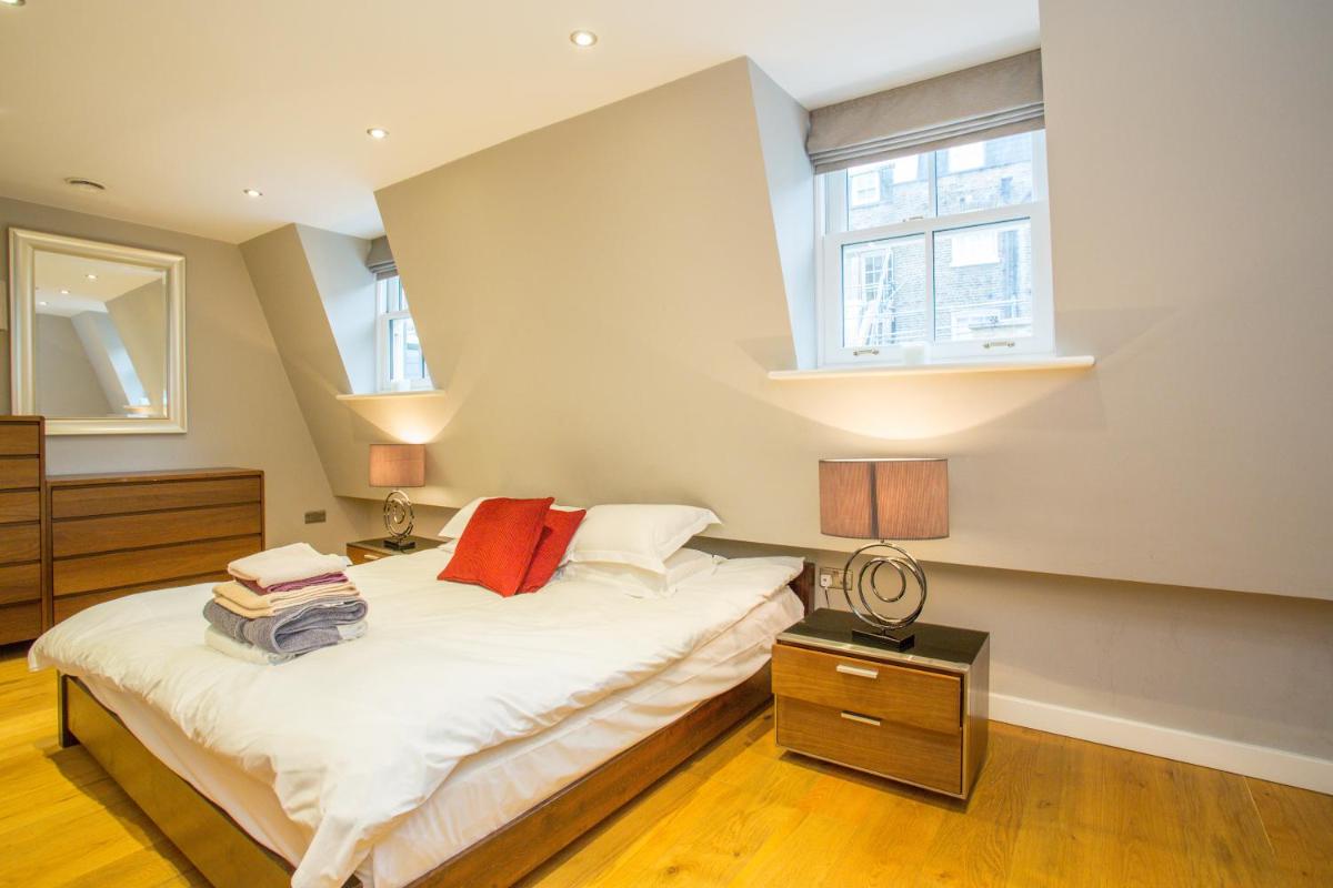 The Escalier Mews - Bright 3BDR Home