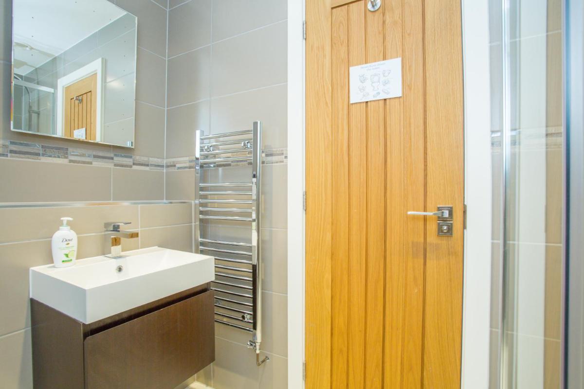 The Escalier Mews - Bright 3BDR Home