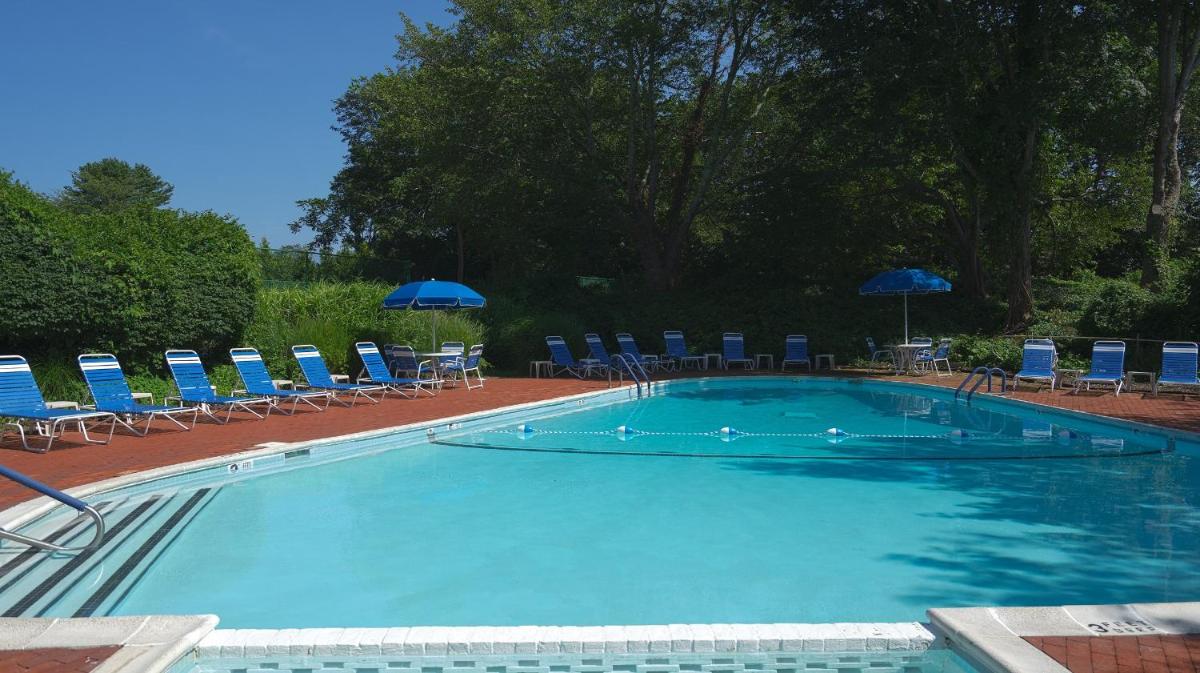 East Hampton House Resort 8