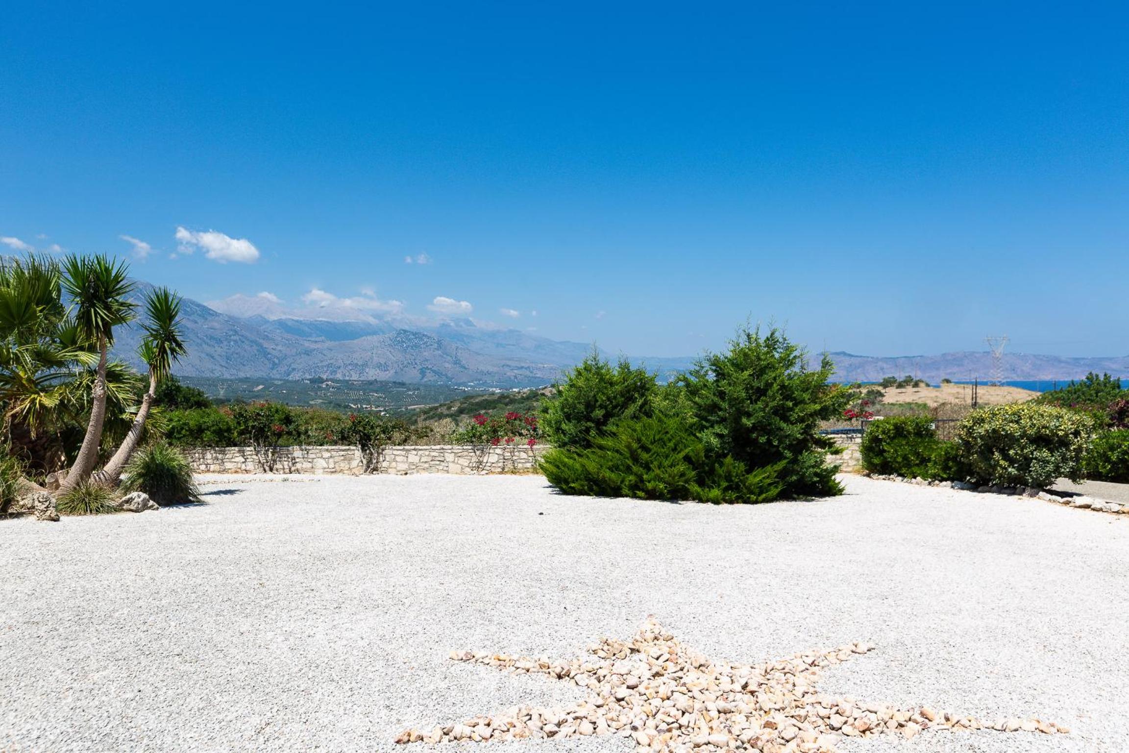 Villa Ypsilon view 3
