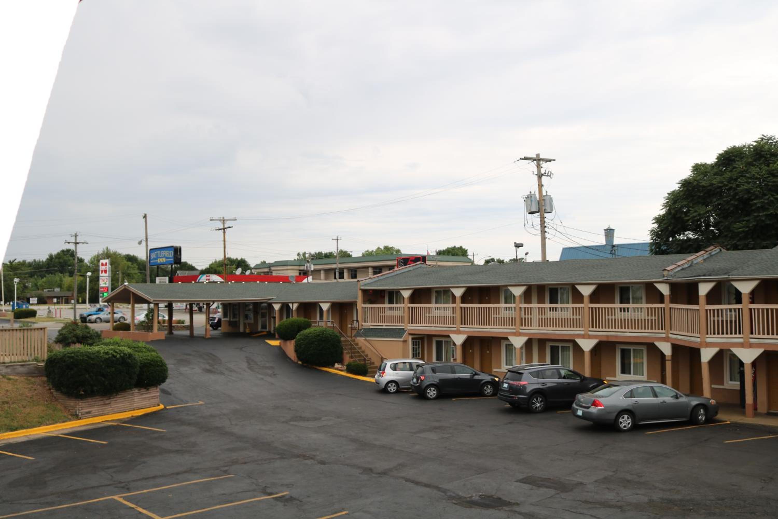 Springfield Vacations - Battlefield Inn Springfield - Property Image 1