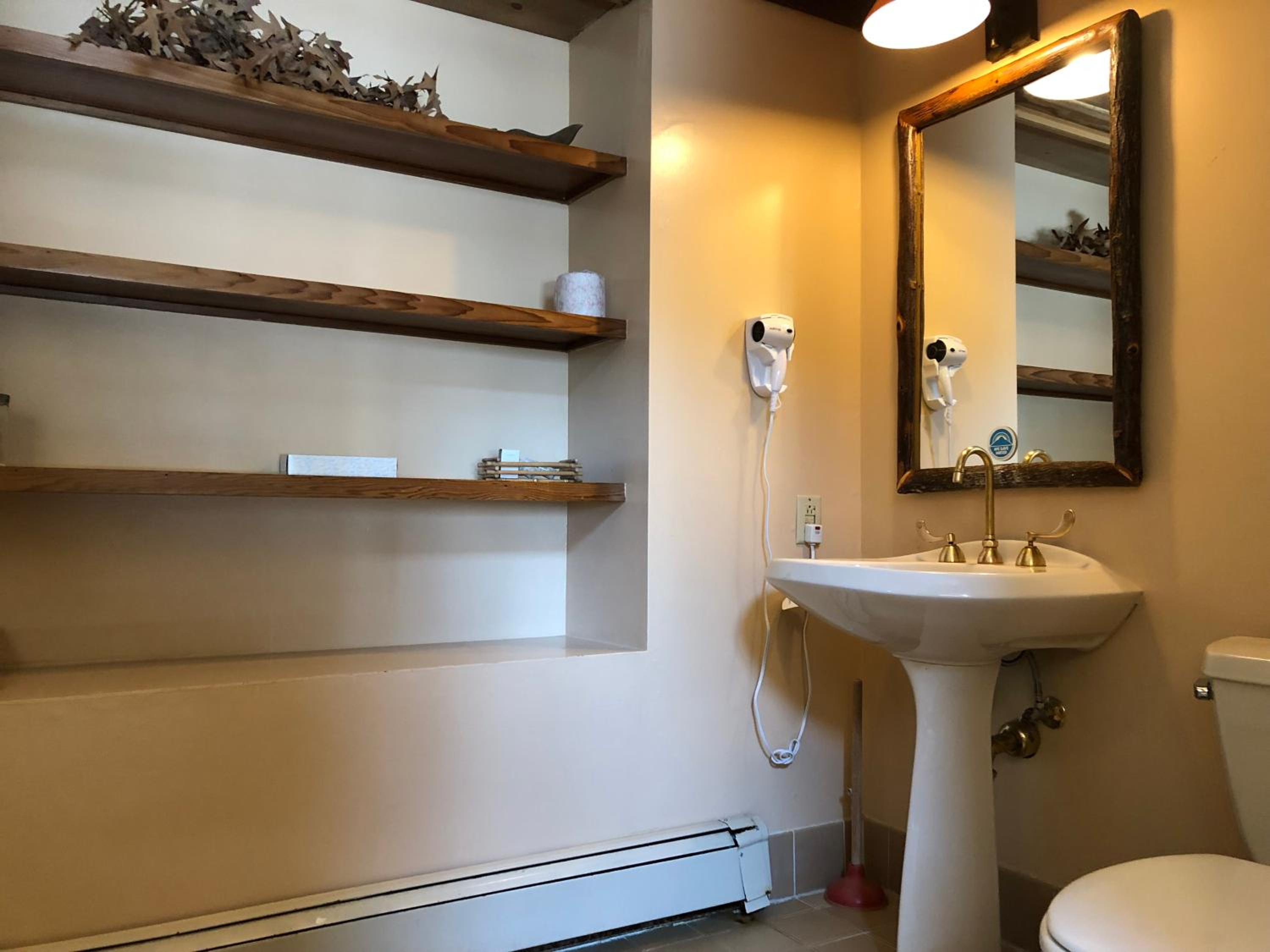 Mountain Home Inn 16