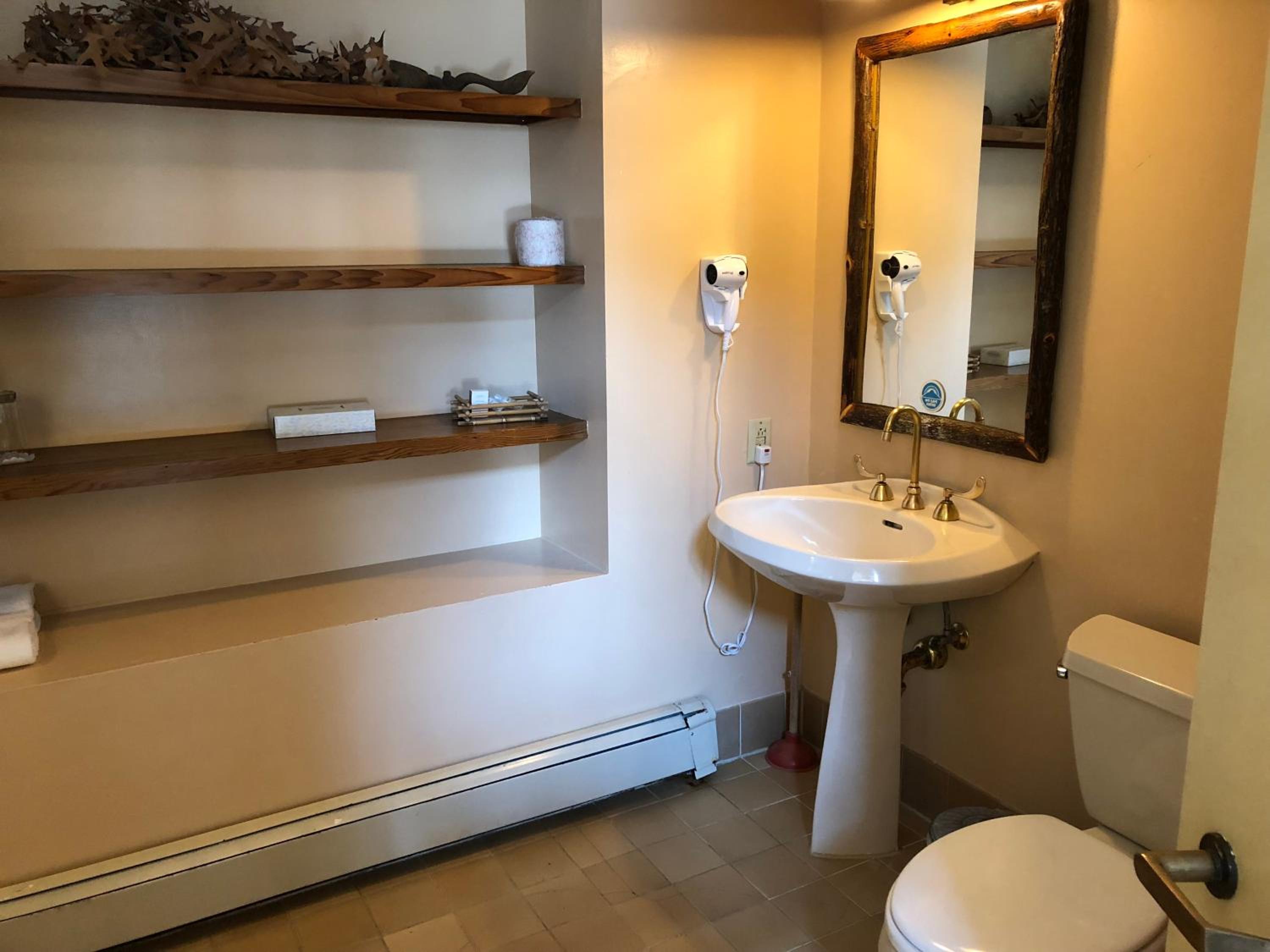 Mountain Home Inn 17