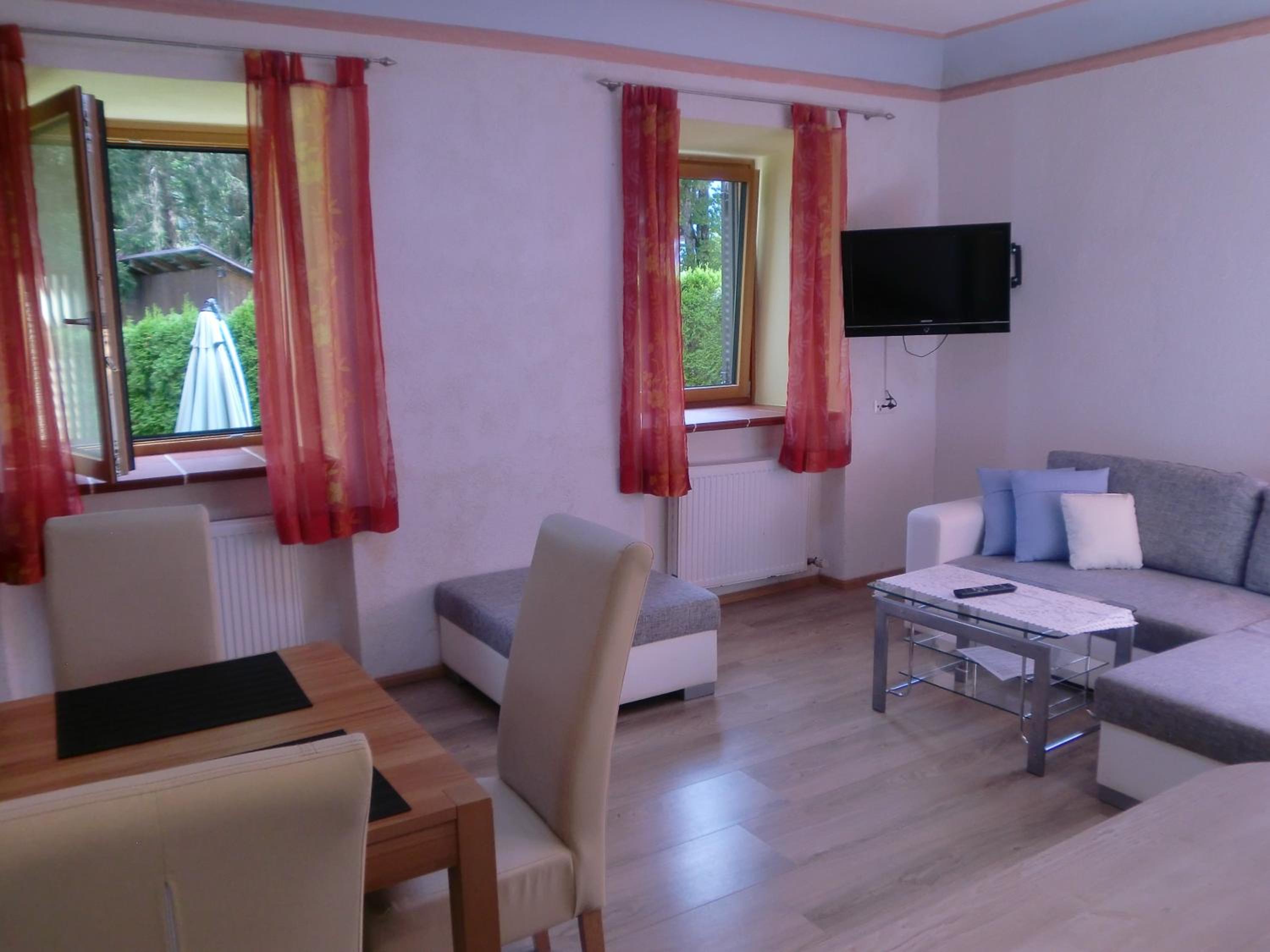 Garten- & Loggia-Appartement HERRENHAUS