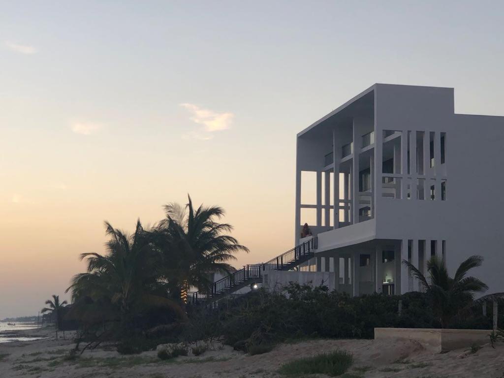 Beachfront Villa Solarium Garden House 1 view 3