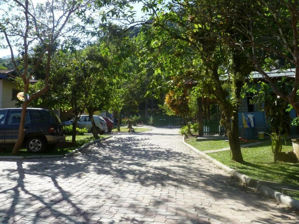 Mandala casa 3 dorms cond fech piscina churrasqueira