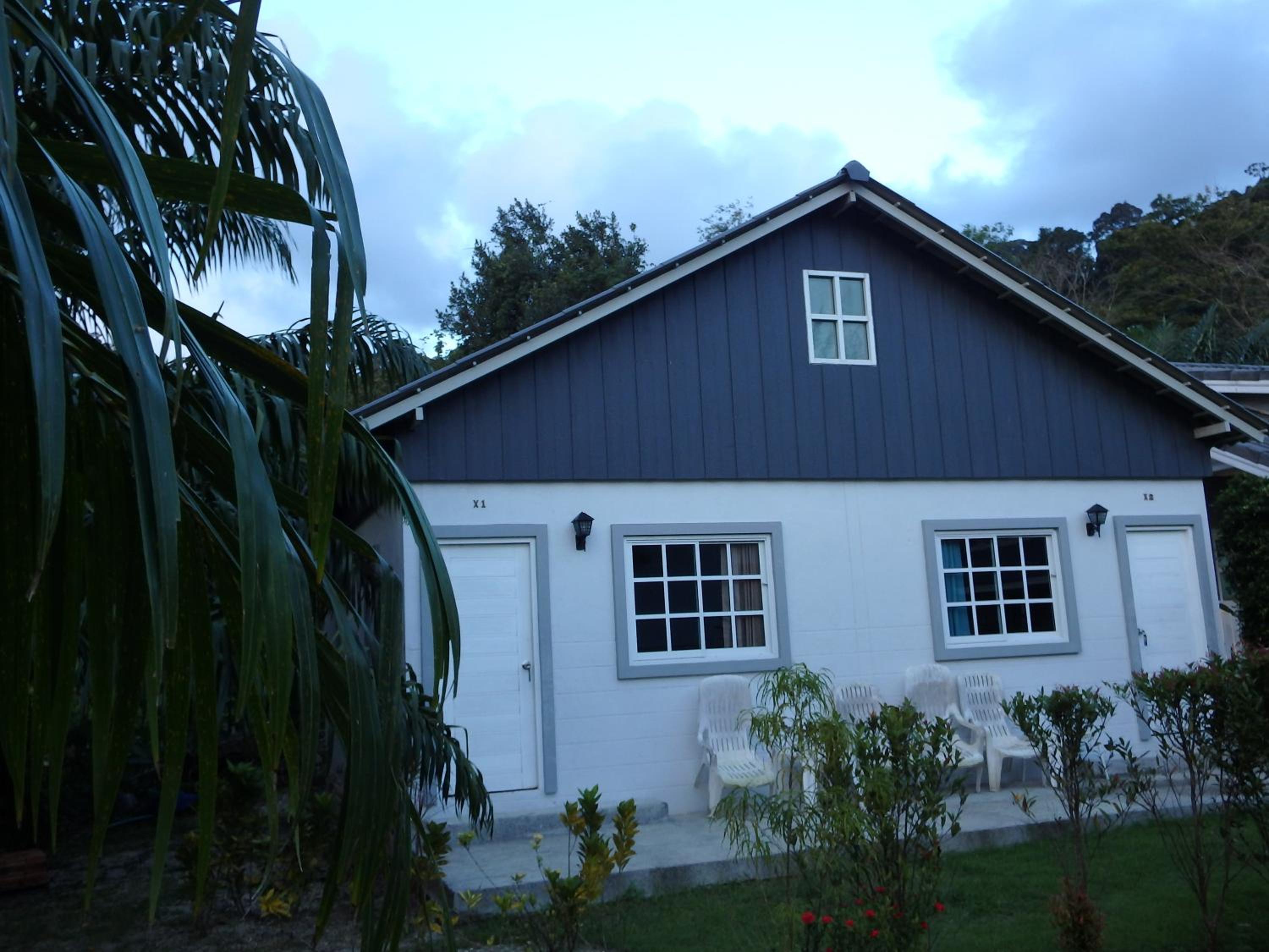 Suksompong Resort