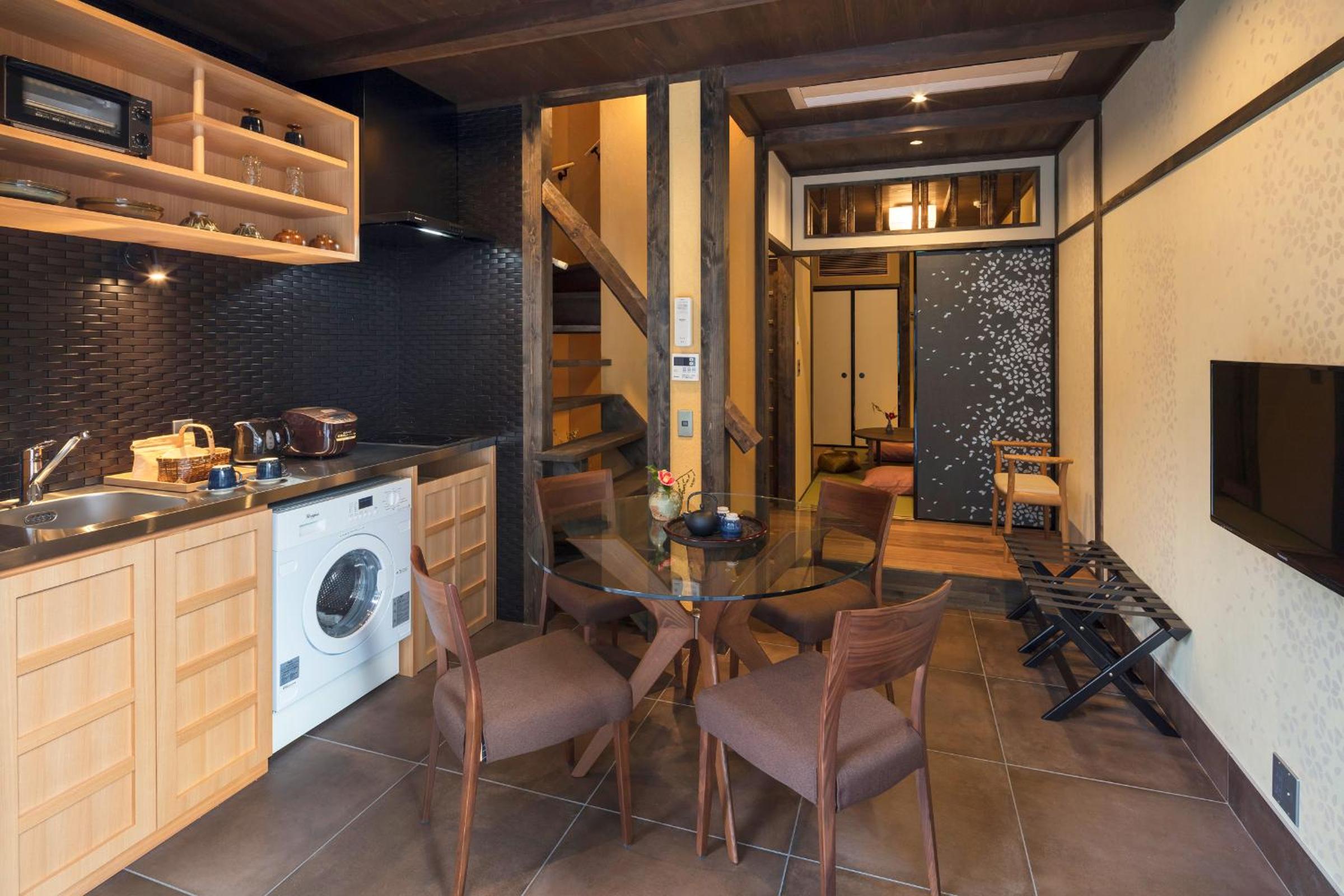 Hanakagari Machiya House view 3