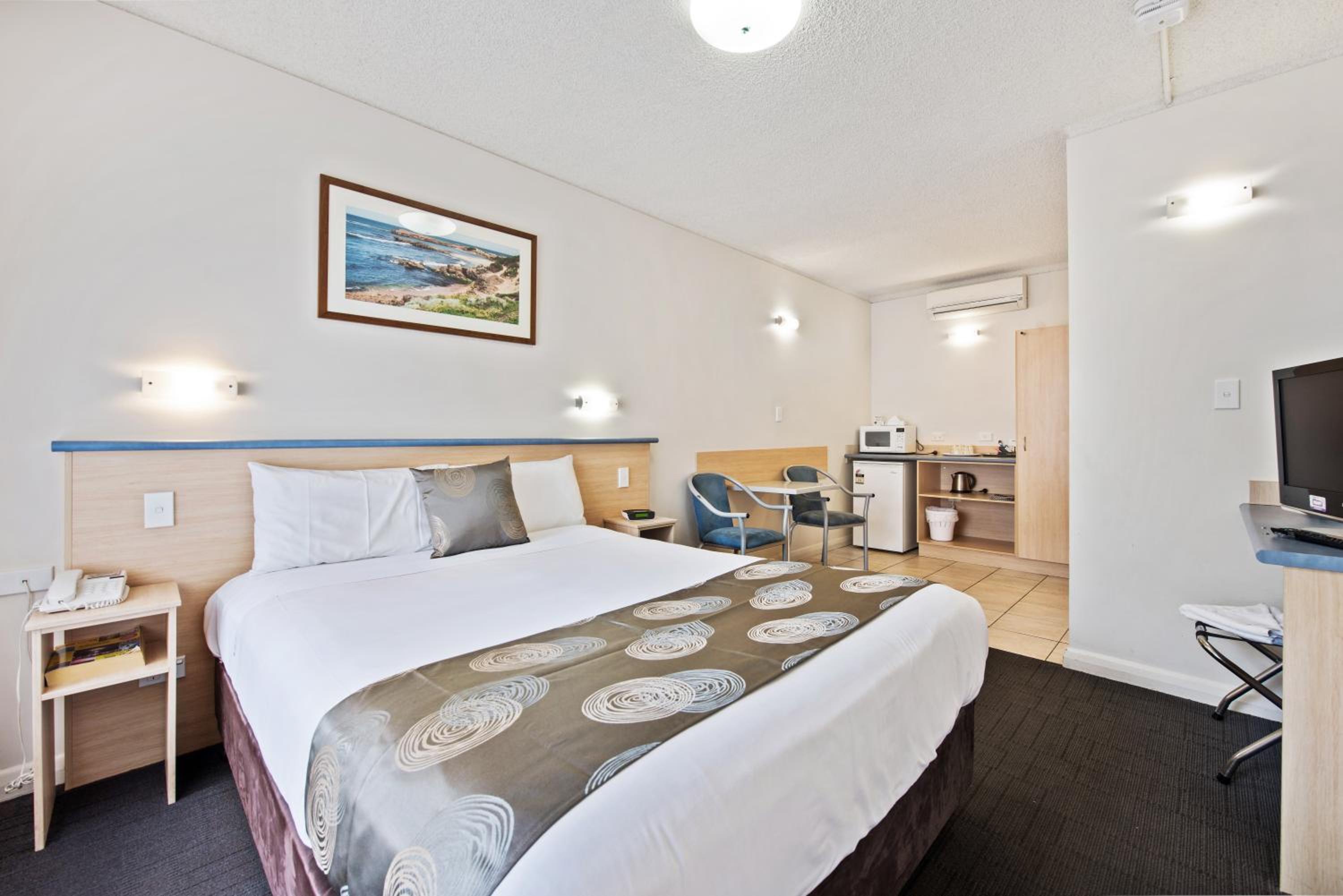 Welcome Inn 277-2