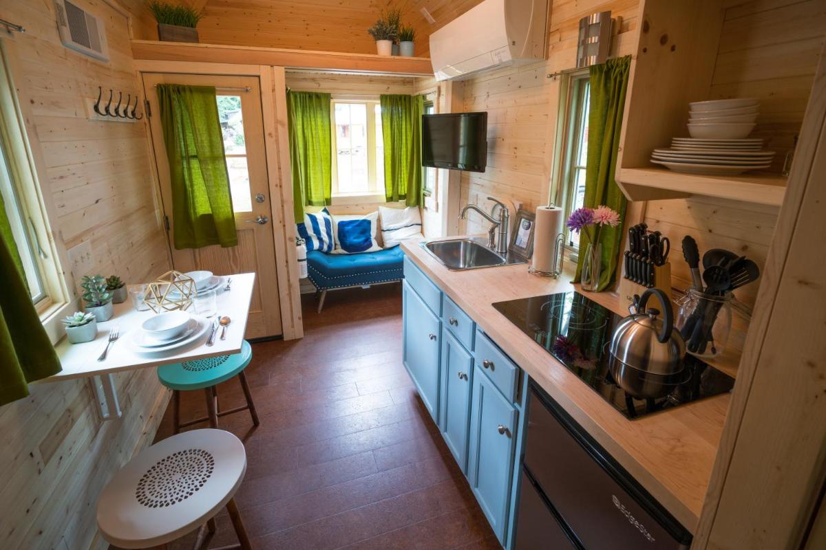 Mount Hood Village Zoe Tiny House 9 view 3