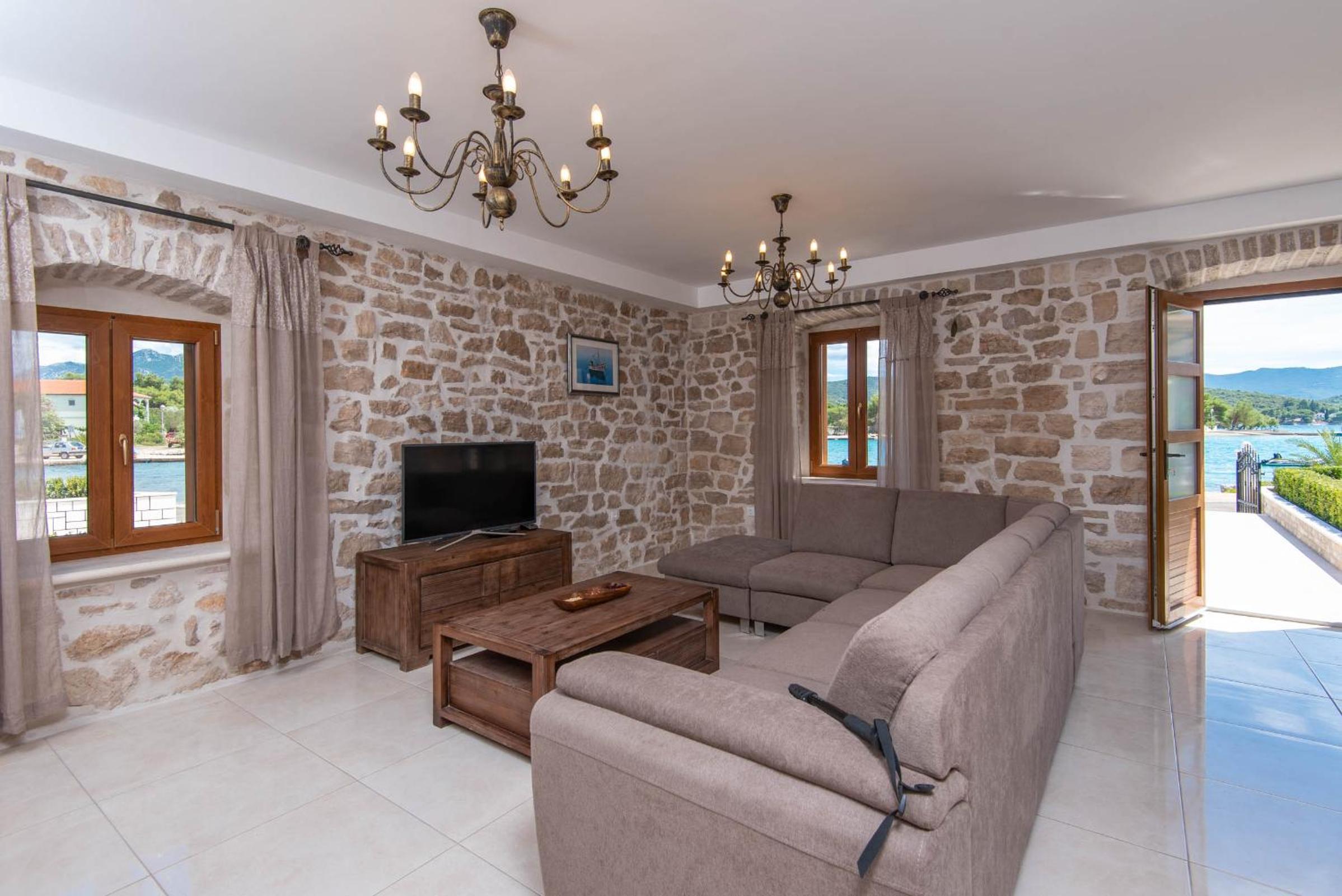 Villa Loviste Paradise view 4