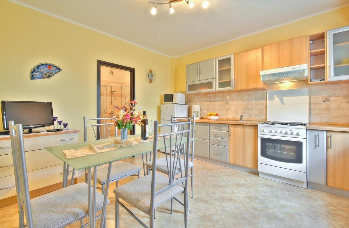 Lorena Apartments