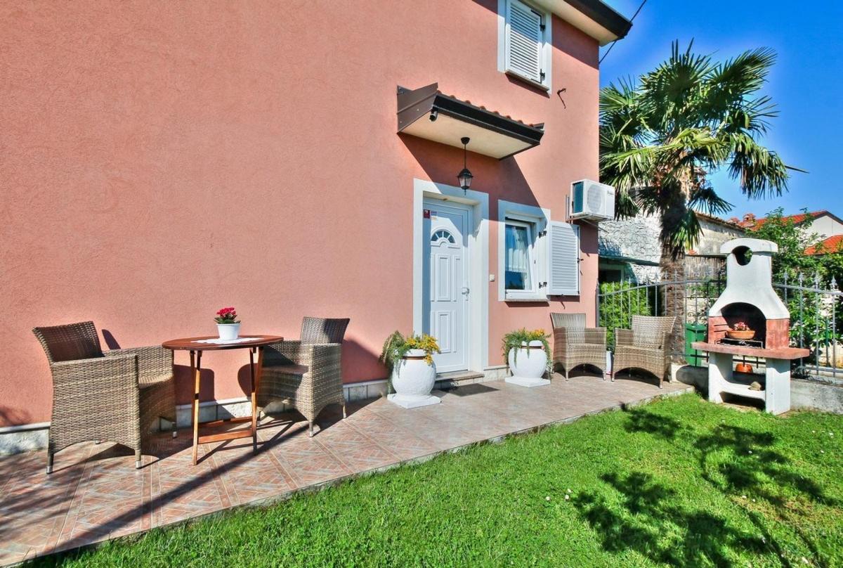 Lorena Apartments