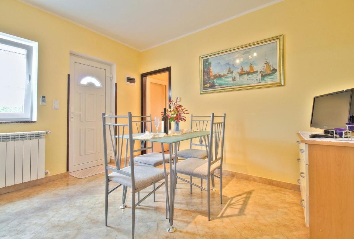 Lorena Apartments