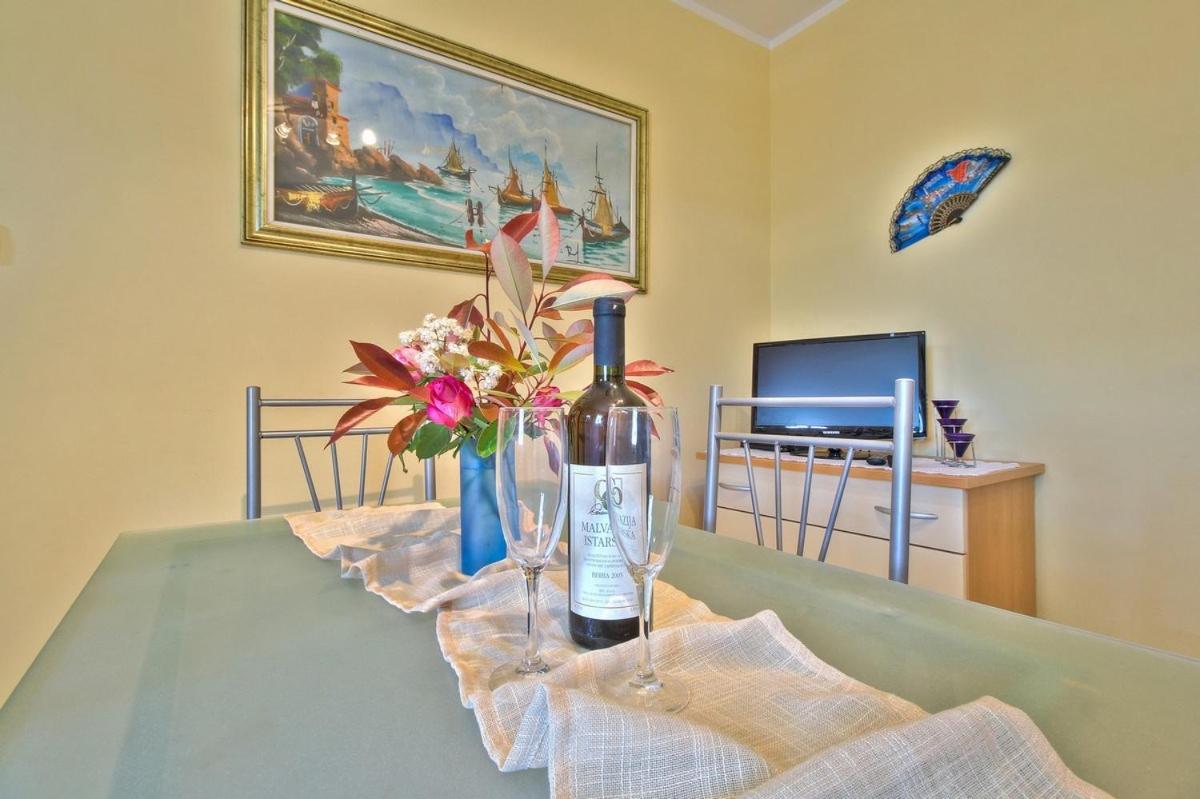 Lorena Apartments