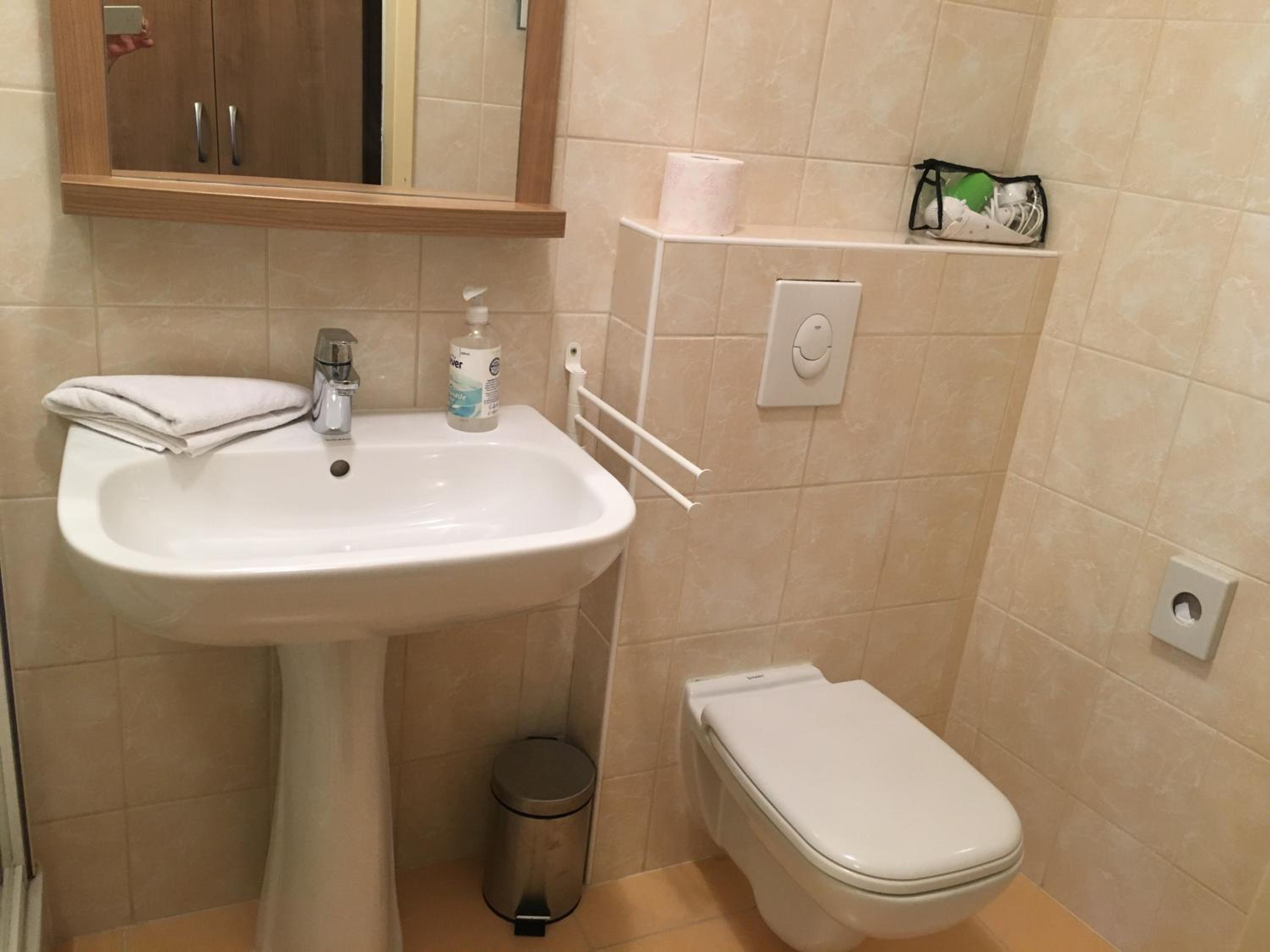 Jasmin Pension Central Location Shared Kitchen Pet Friendly