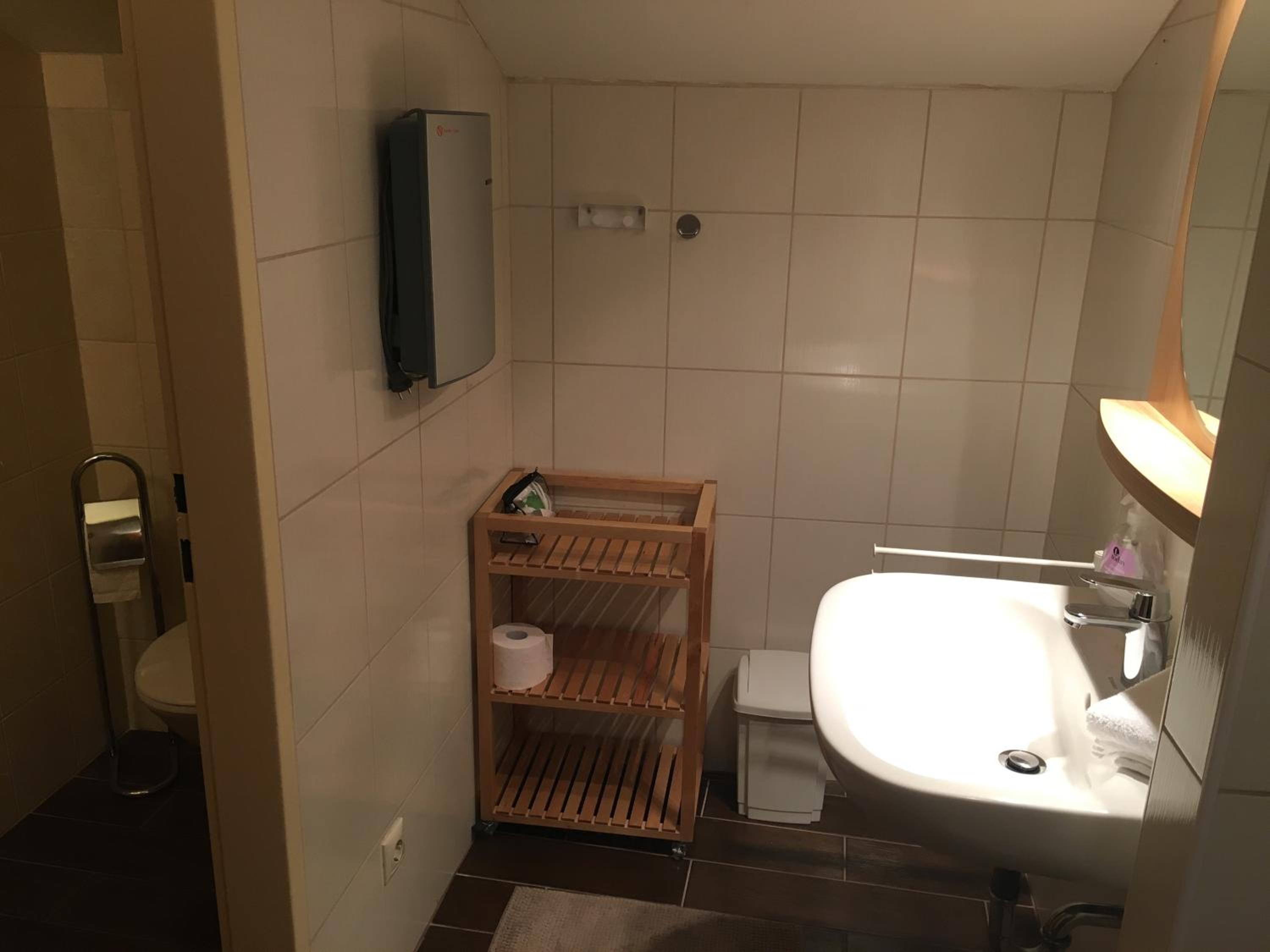 Jasmin Pension Central Location Shared Kitchen Pet Friendly