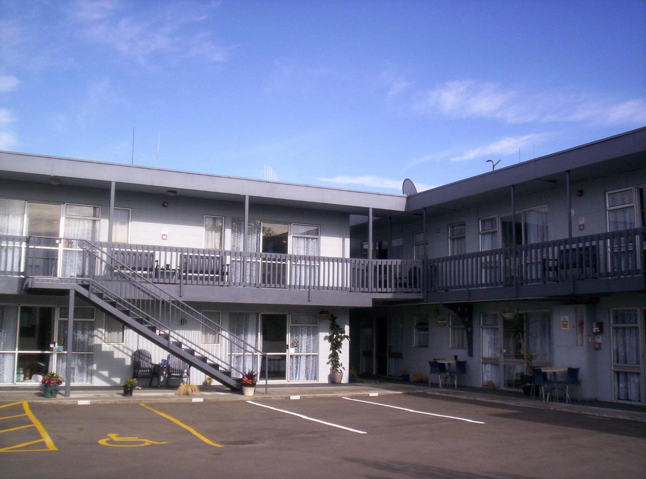 Broadway Motor Inn