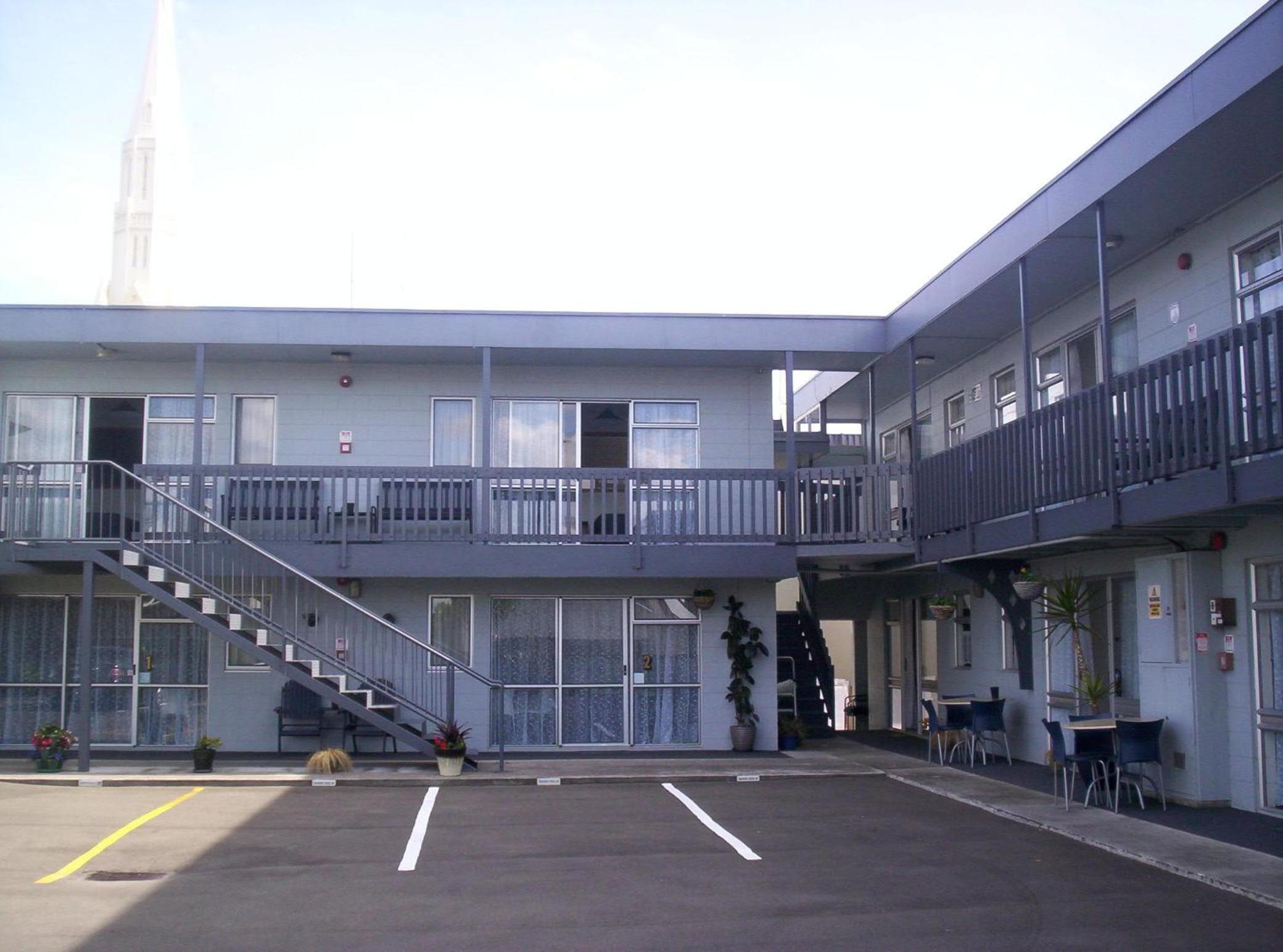 Broadway Motor Inn