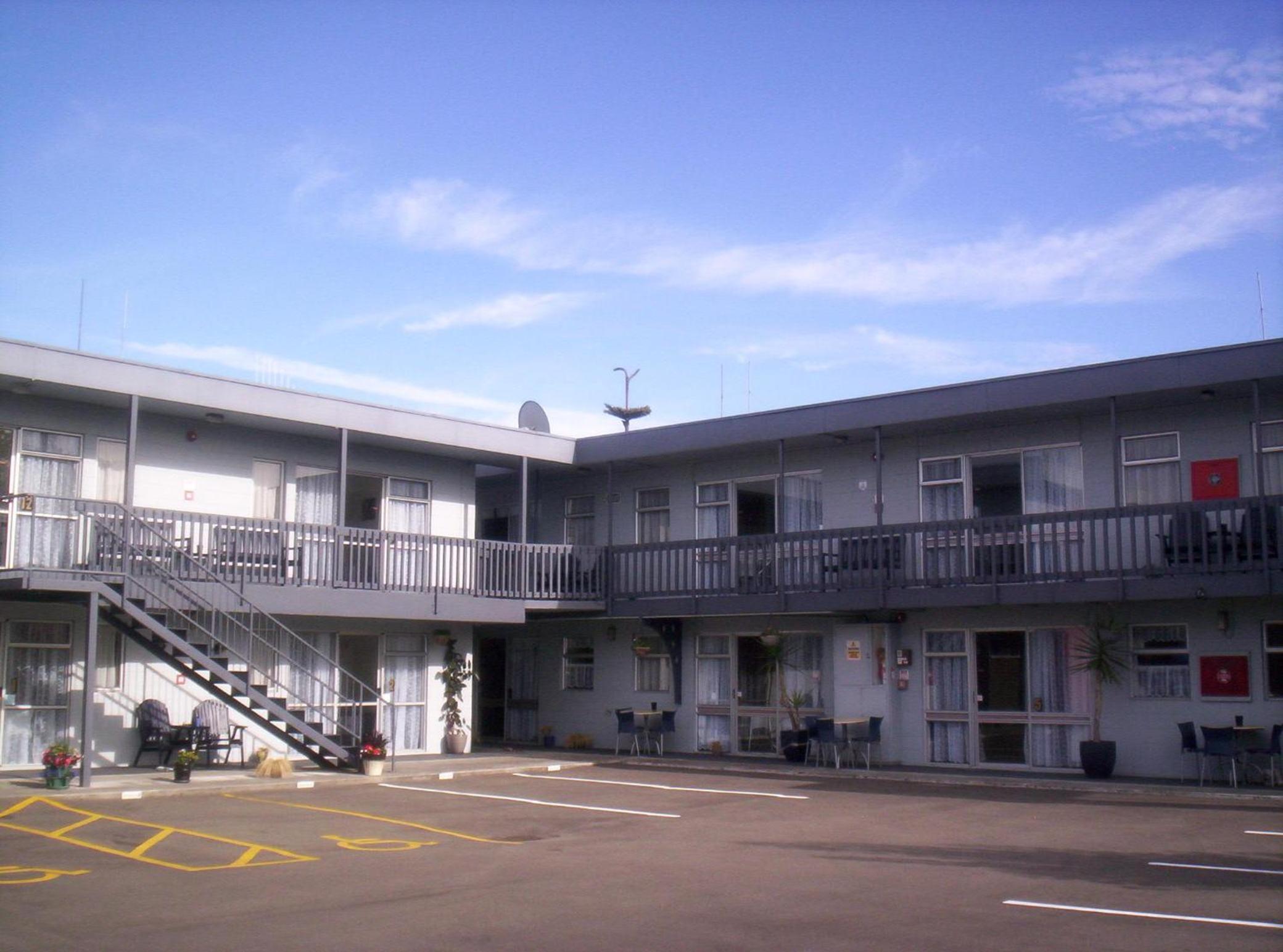 Broadway Motor Inn